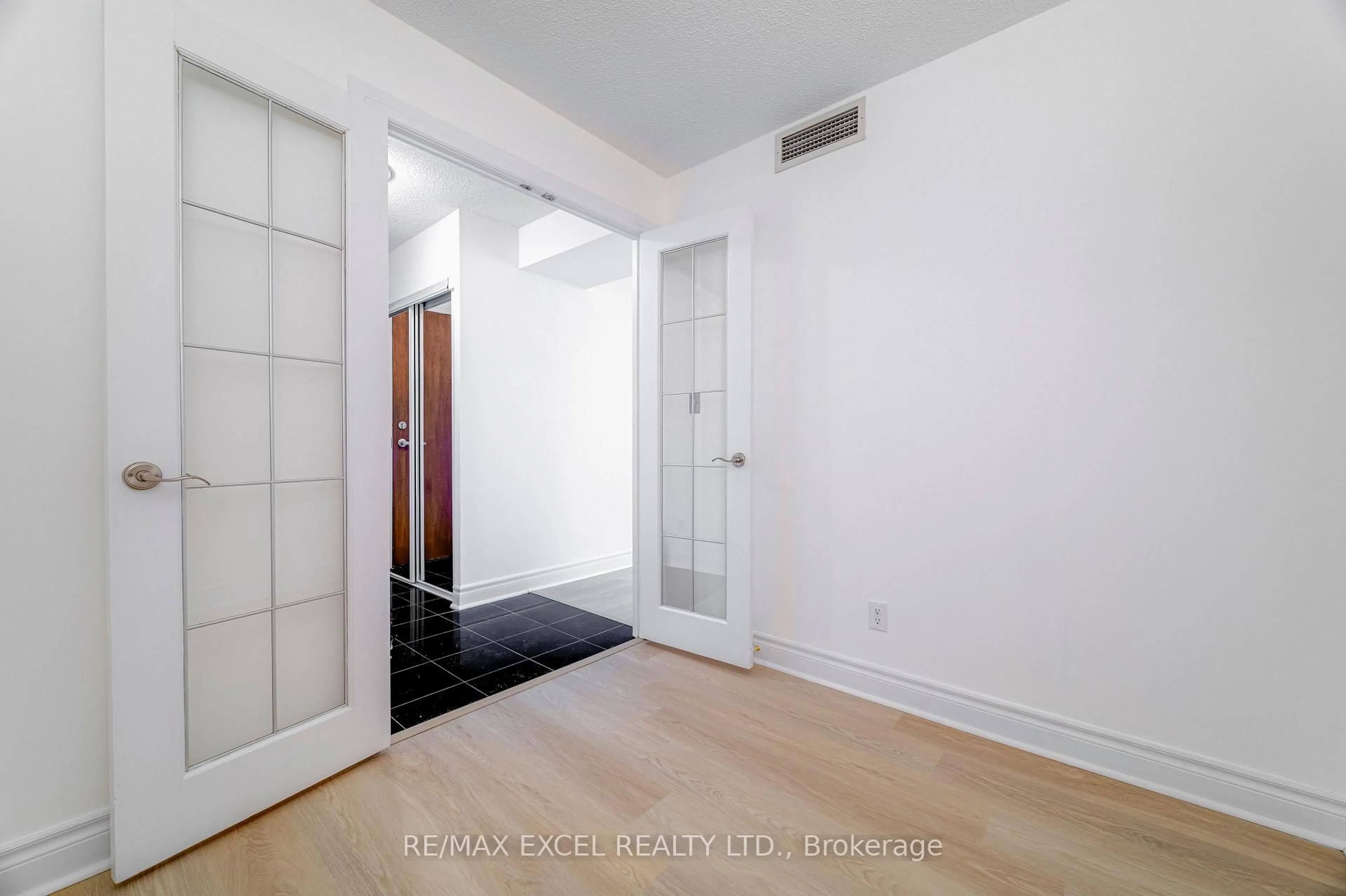 Unknown for 18 Harrison Garden Blvd #1512, Toronto Ontario M2N 7J7
