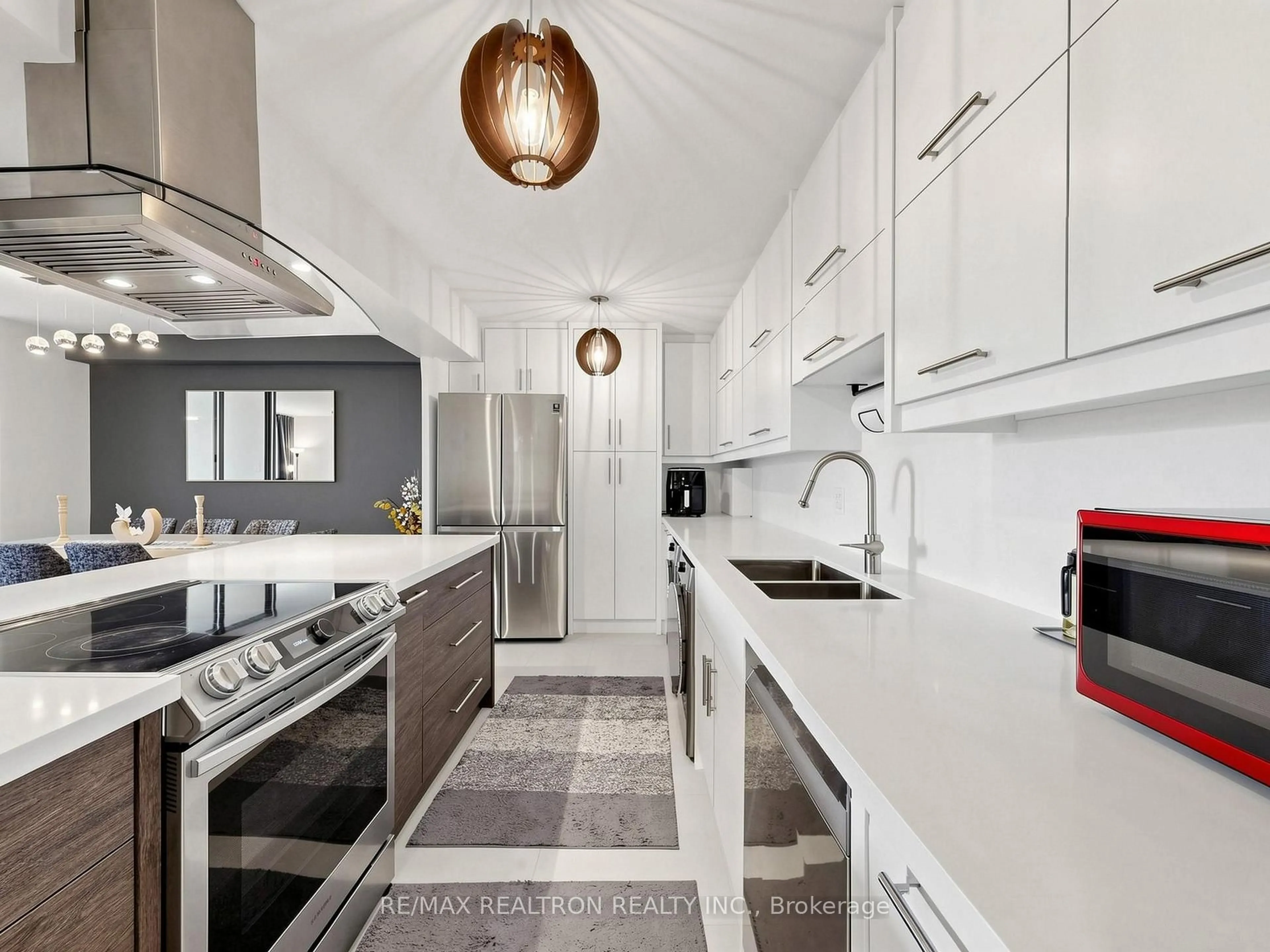 Contemporary kitchen, unknown for 100 Canyon Ave #402, Toronto Ontario M3H 5T9