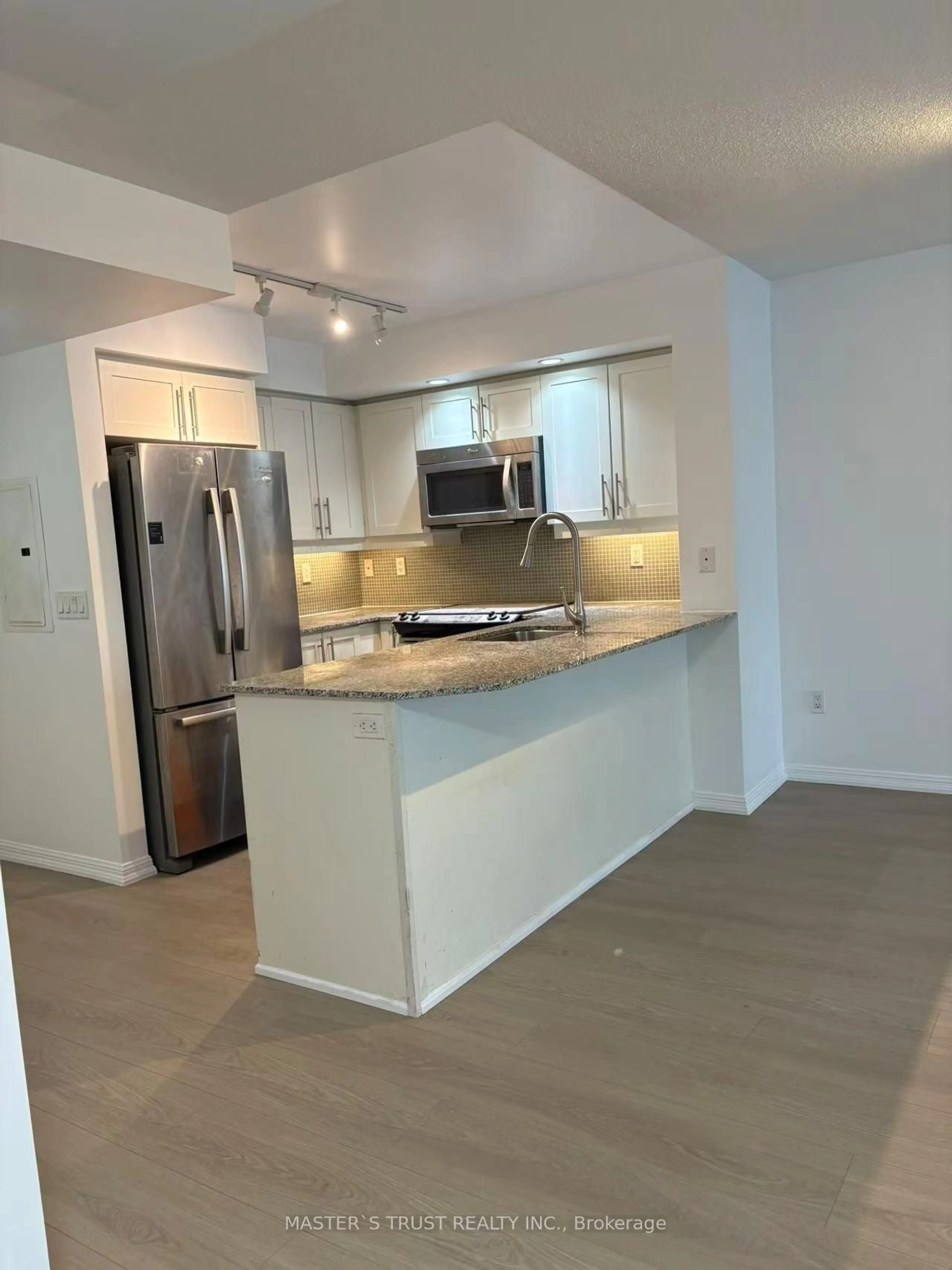 Open concept kitchen, ceramic/tile floor for 75 East Liberty St #1010, Toronto Ontario M6K 3R3