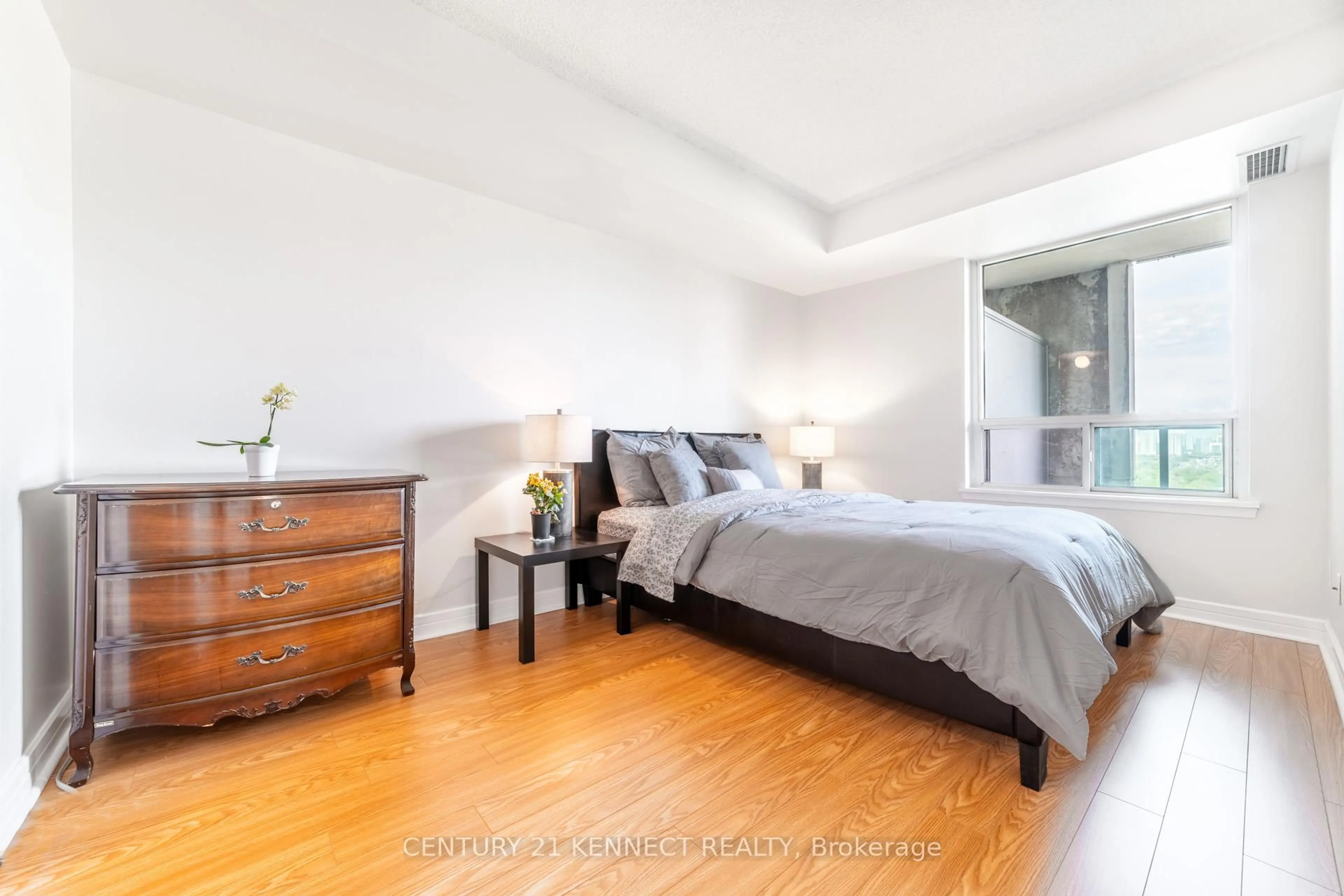 Bedroom with bed, wood/laminate floor for 16 Harrison Garden Blvd #1509, Toronto Ontario M2N 7J6