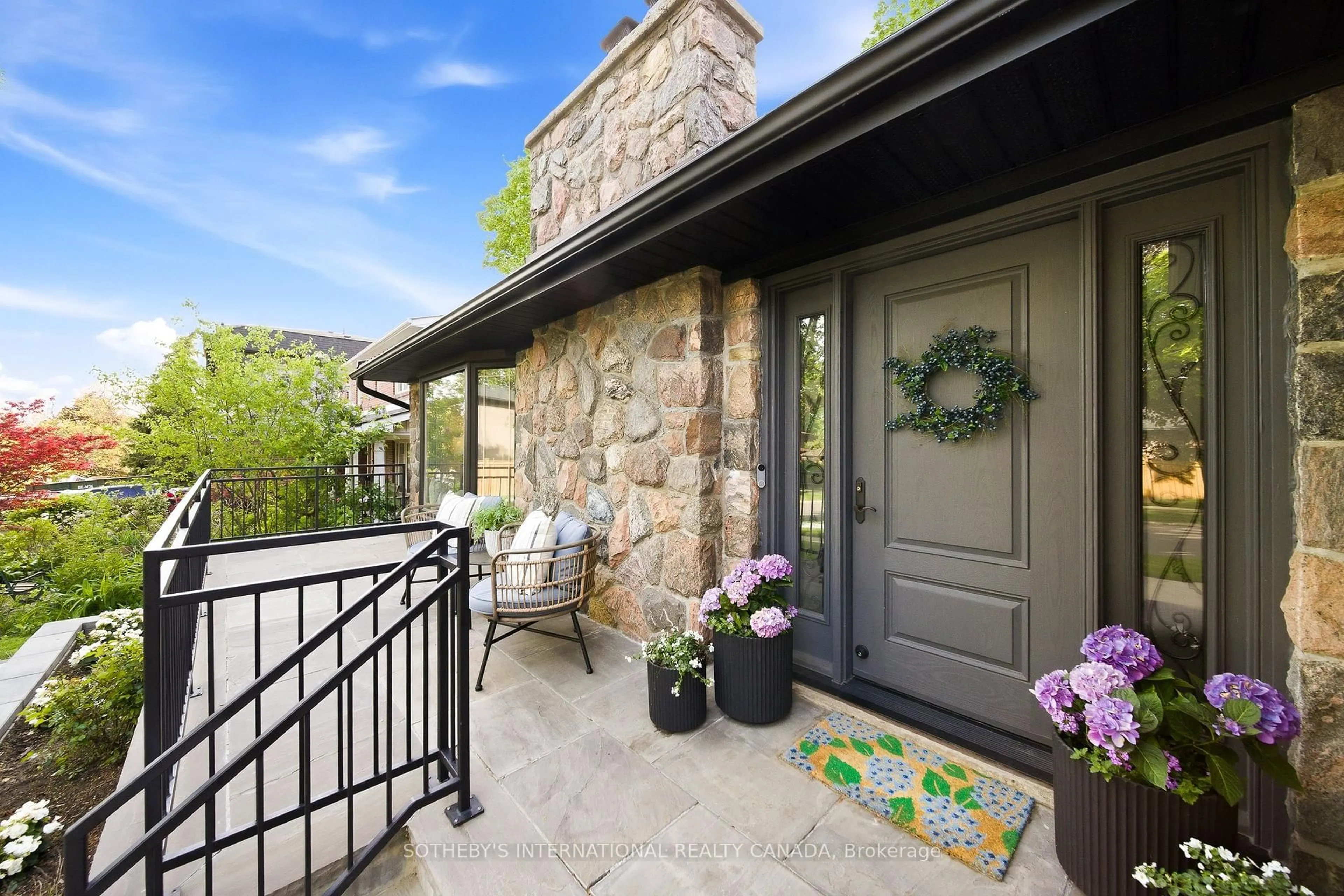 Patio, street for 122 Cassandra Blvd, Toronto Ontario M3A 1S9