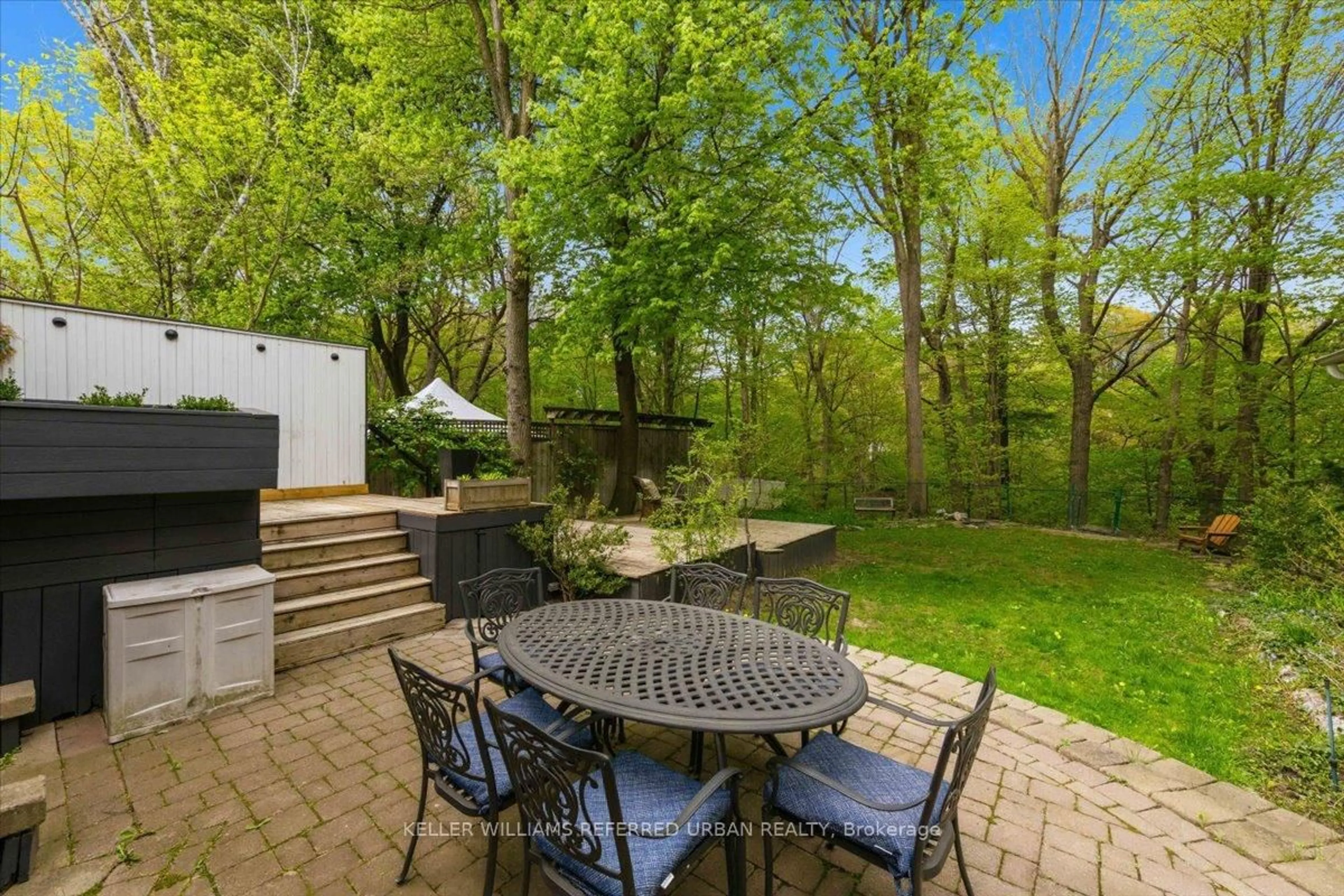 Patio, street for 19 Walker Rd, Toronto Ontario M2N 2K2
