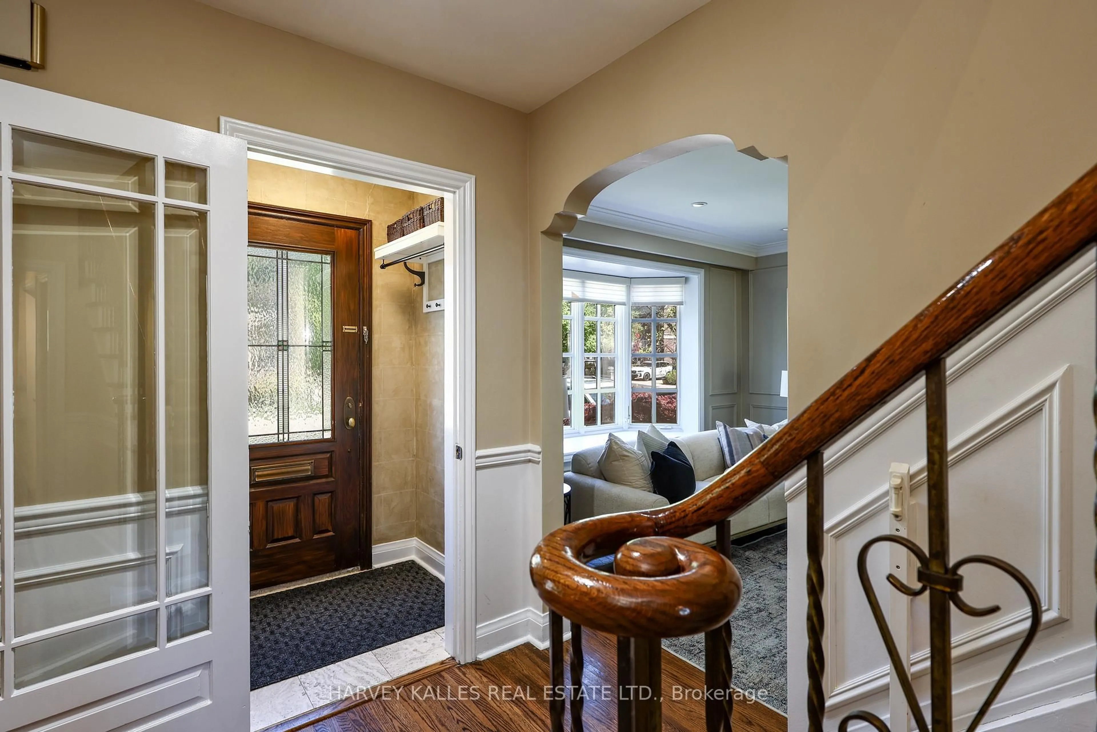 Indoor entryway for 135 Bombay Ave, Toronto Ontario M3H 1C5