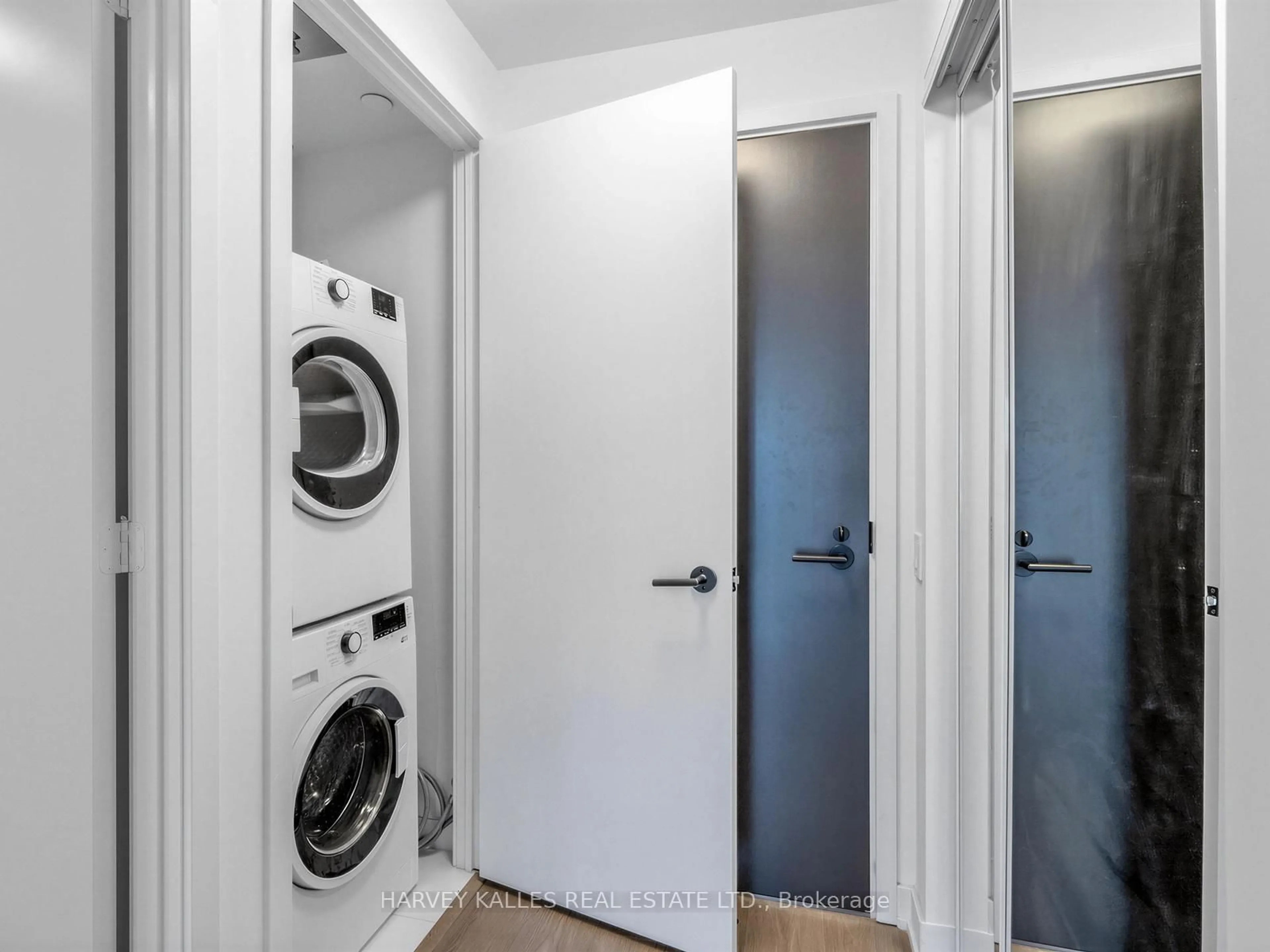 Laundry room for 108 Peter St #4007, Toronto Ontario M5V 0W2