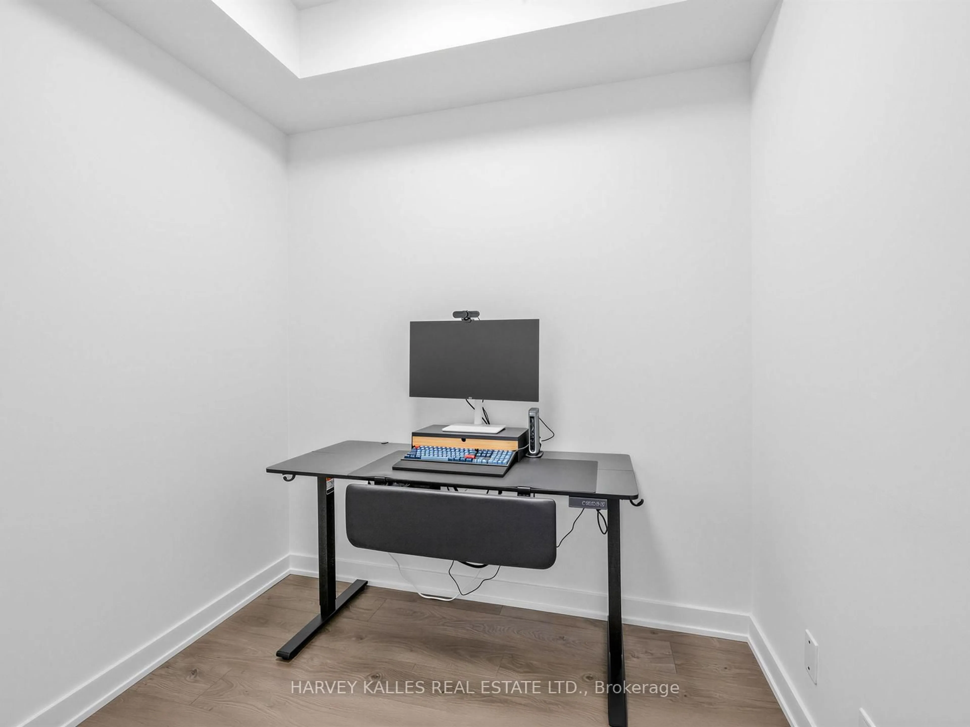 A pic of a room for 108 Peter St #4007, Toronto Ontario M5V 0W2