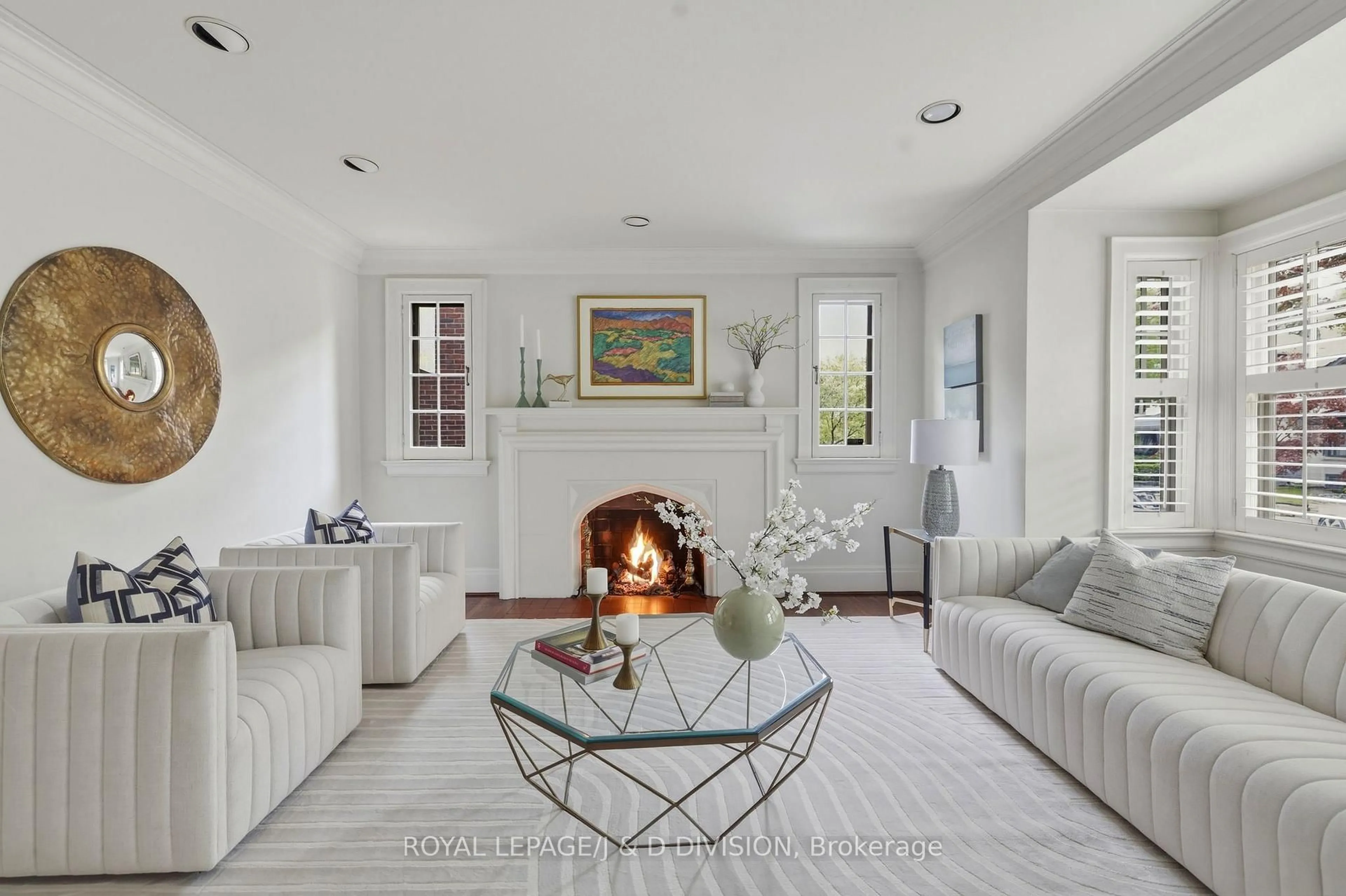 Living room with furniture, unknown for 41 Ridge Dr, Toronto Ontario M4T 1B6