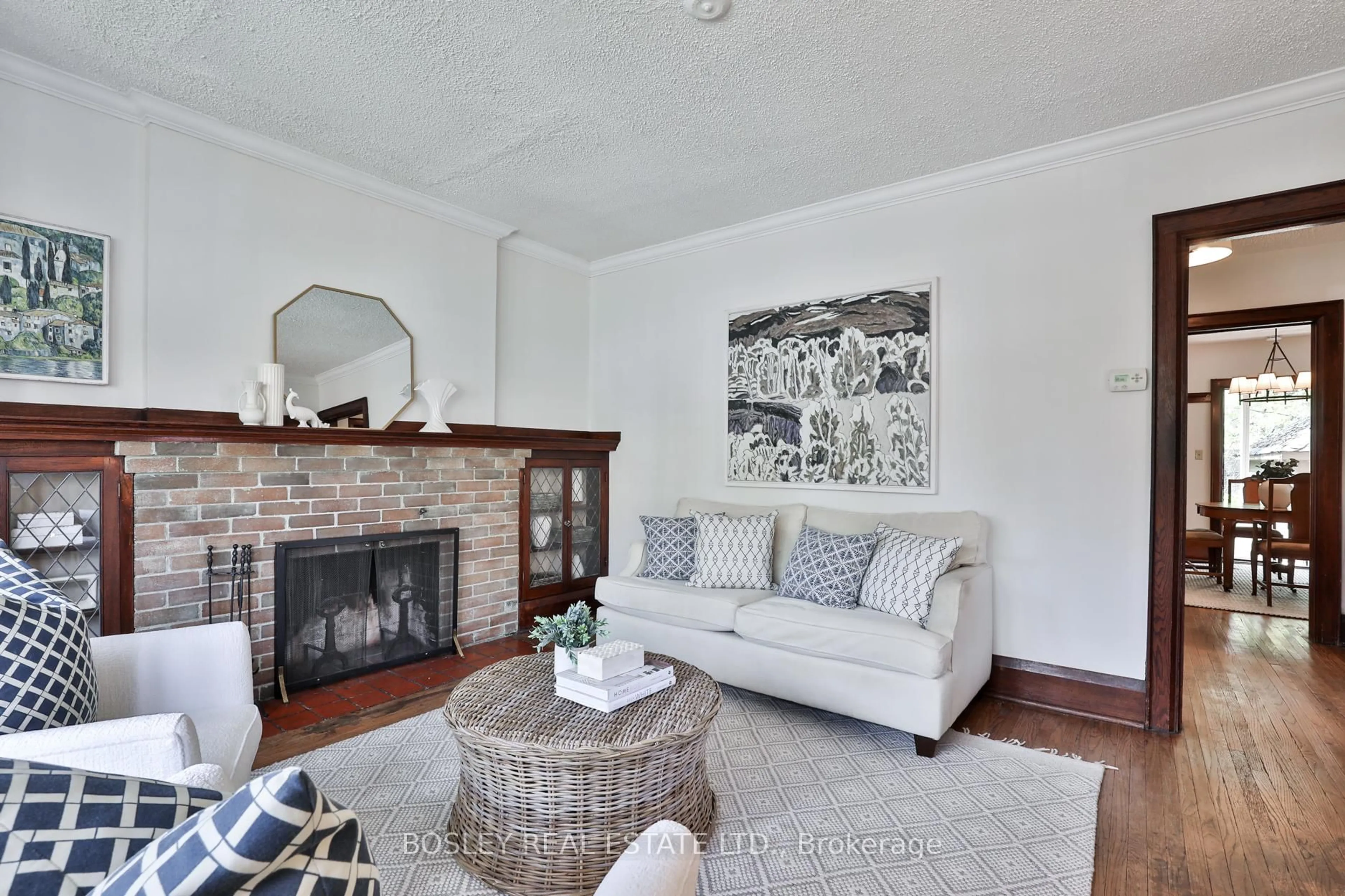 Living room with furniture, unknown for 329 Millwood Rd, Toronto Ontario M4S 1J9