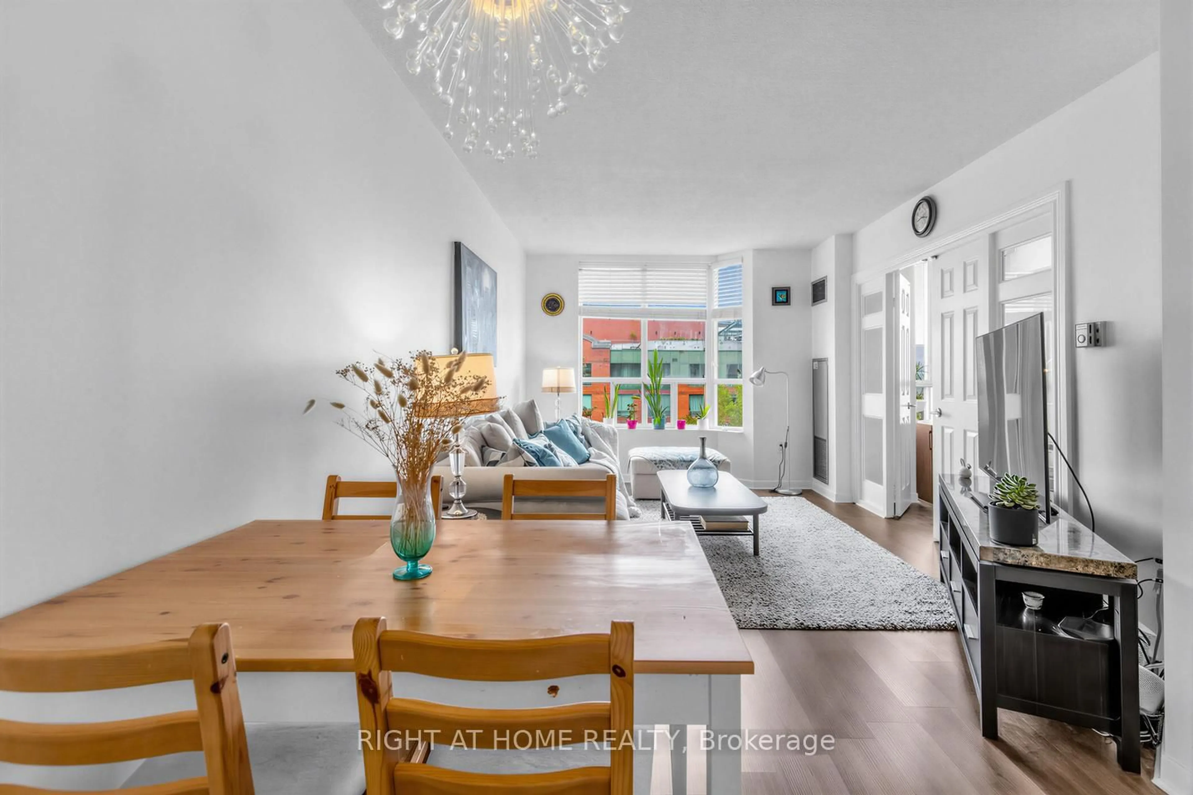Dining room, unknown for 284 Bloor St #804, Toronto Ontario M5S 3B8