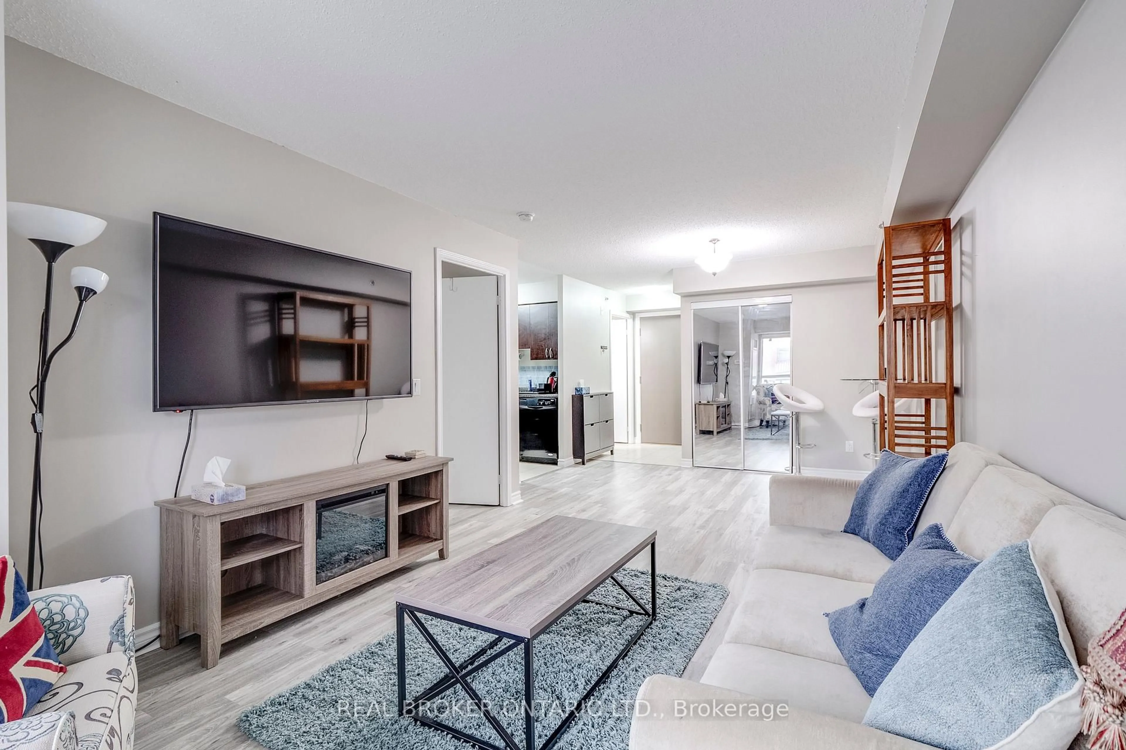 Living room with furniture, ceramic/tile floor for 35 Saranac Blvd #225, Toronto Ontario M6A 2G4