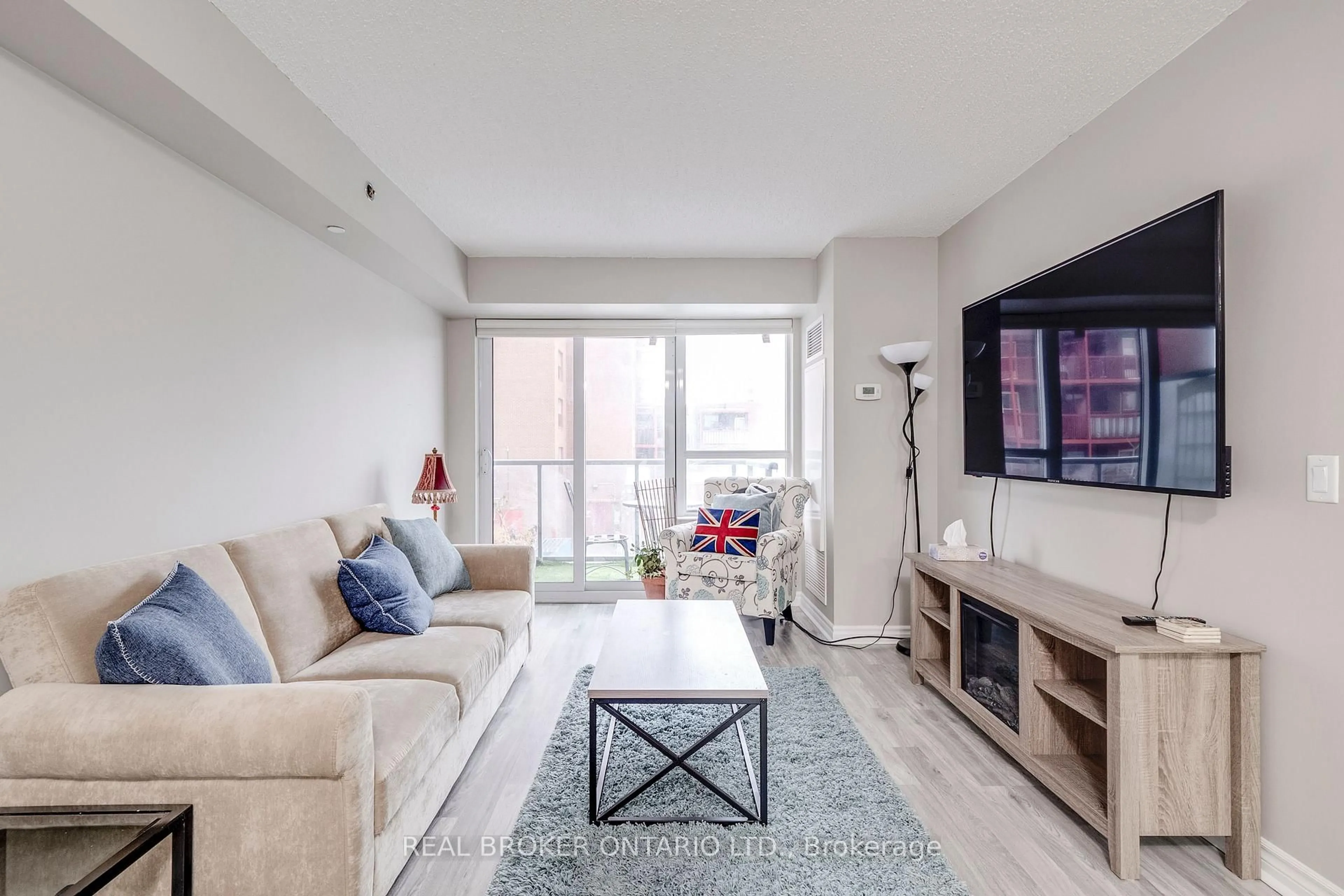 Living room with furniture, unknown for 35 Saranac Blvd #225, Toronto Ontario M6A 2G4