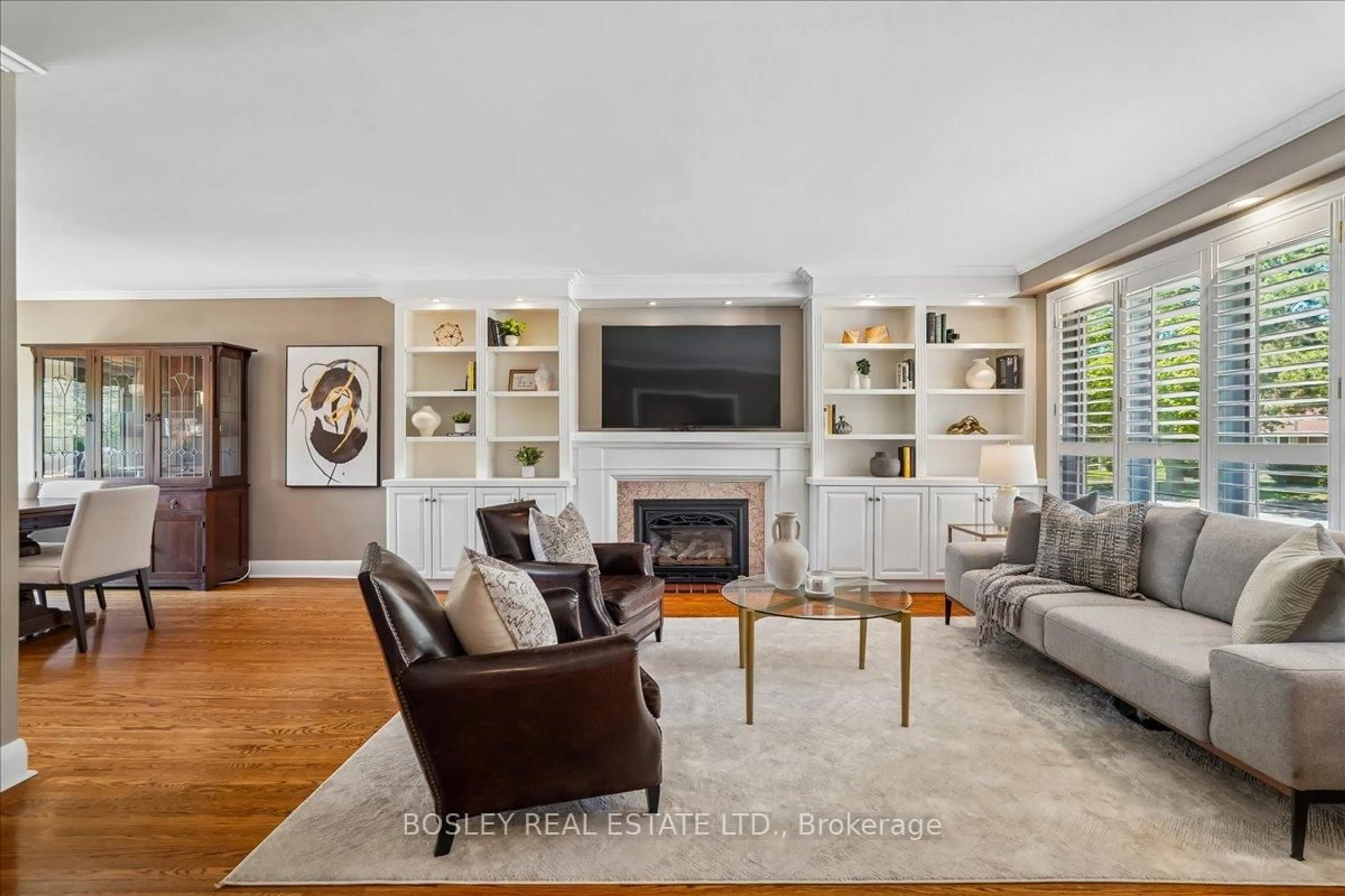 Living room with furniture, unknown for 7 Howard Dr, Toronto Ontario M2K 1K4