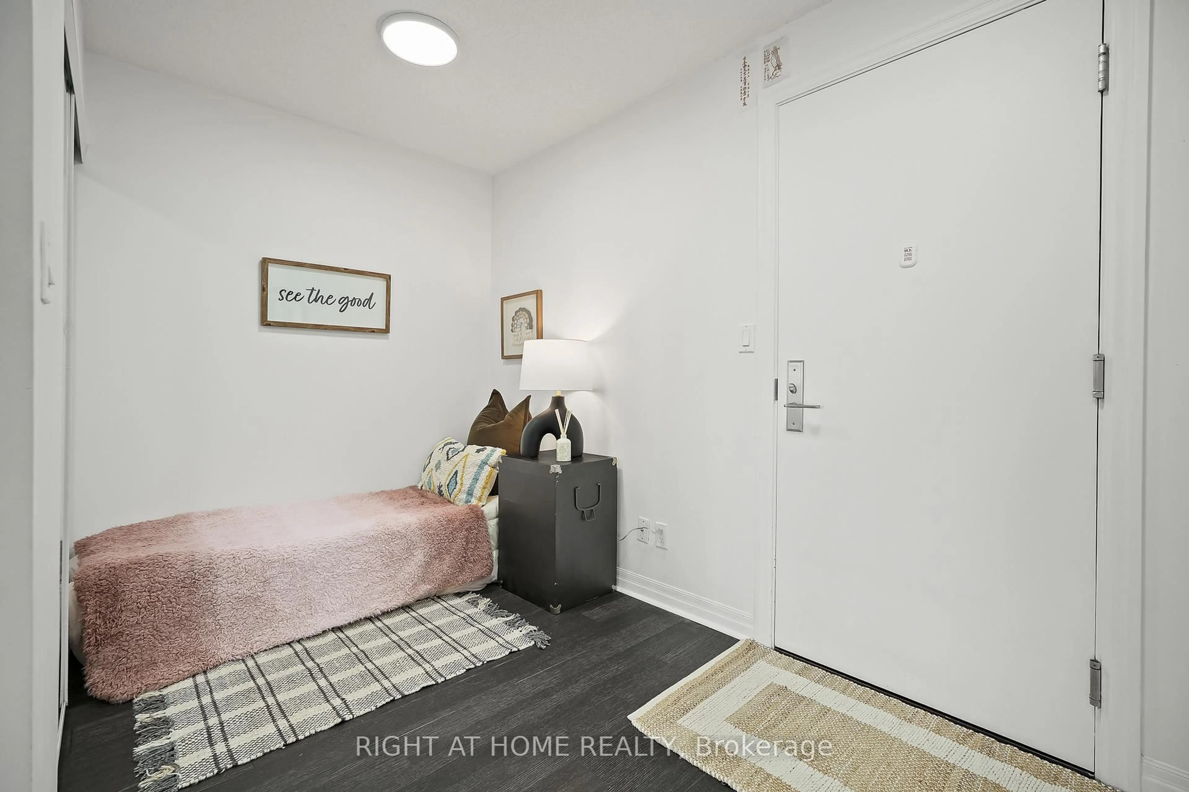 Unknown for 2015 Sheppard Ave #3802, Toronto Ontario M2J 0B3