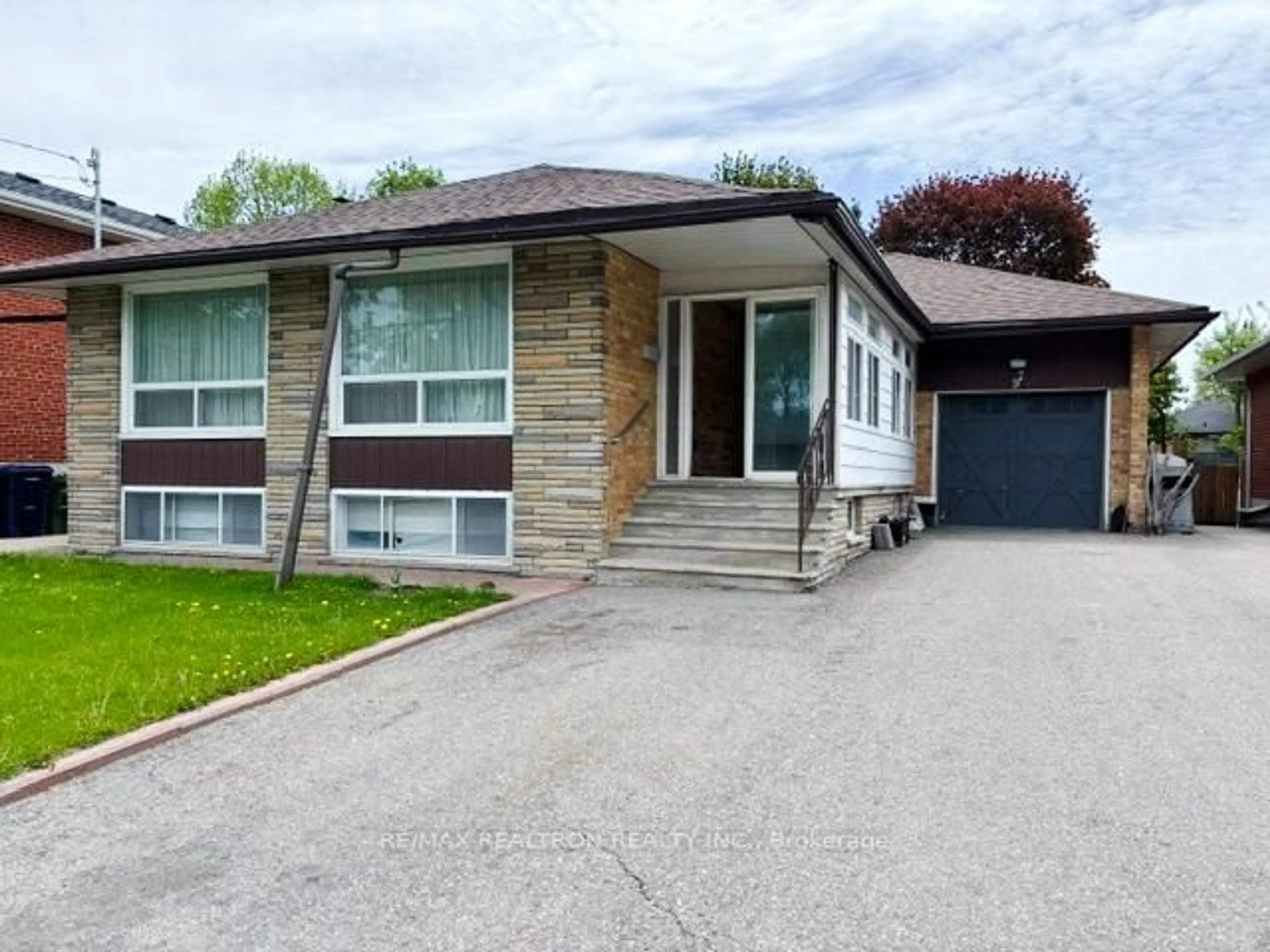 Unknown for 97 Overbrook Pl, Toronto Ontario M3H 4P5