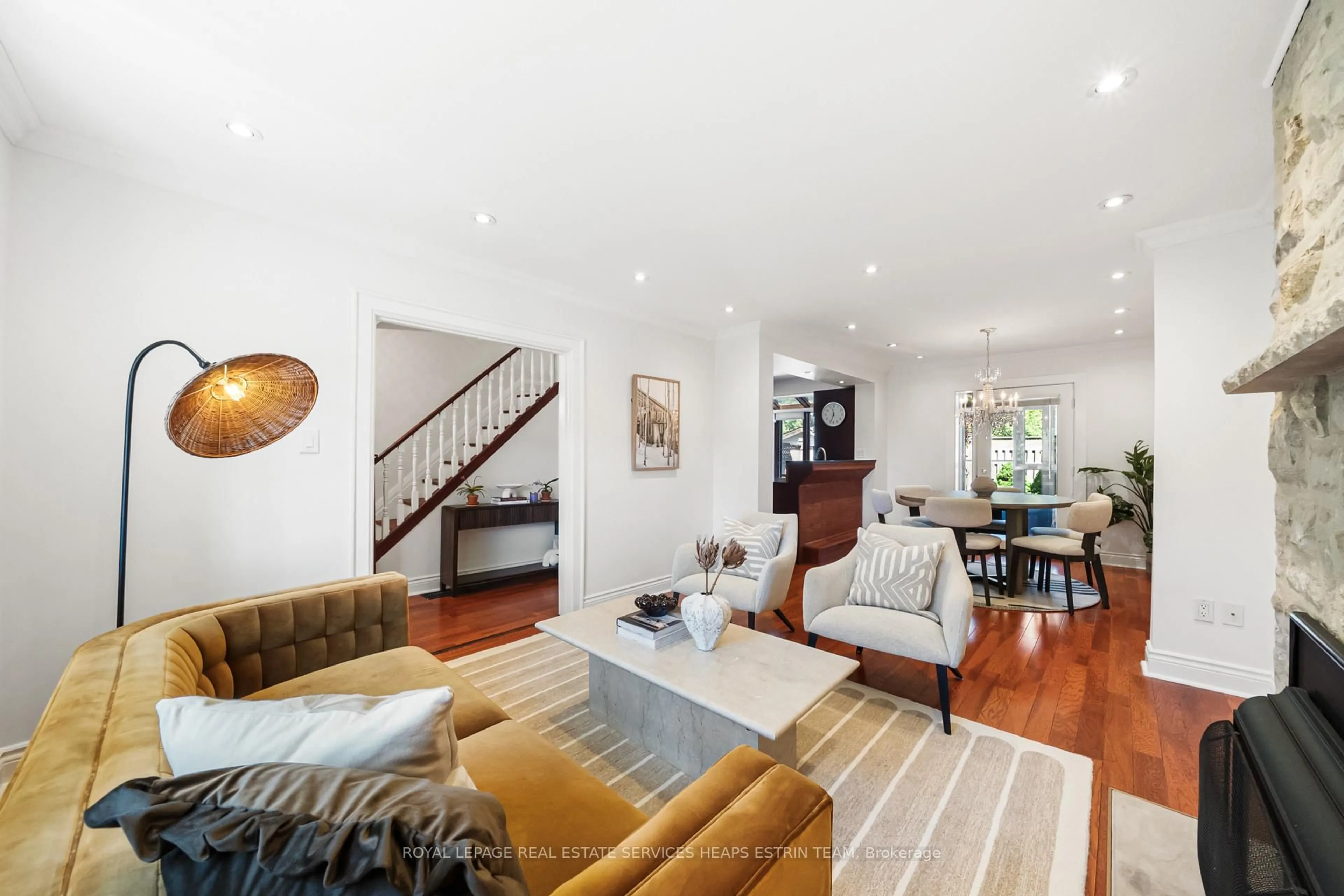 Living room with furniture, unknown for 410 Belsize Dr, Toronto Ontario M4S 1N5