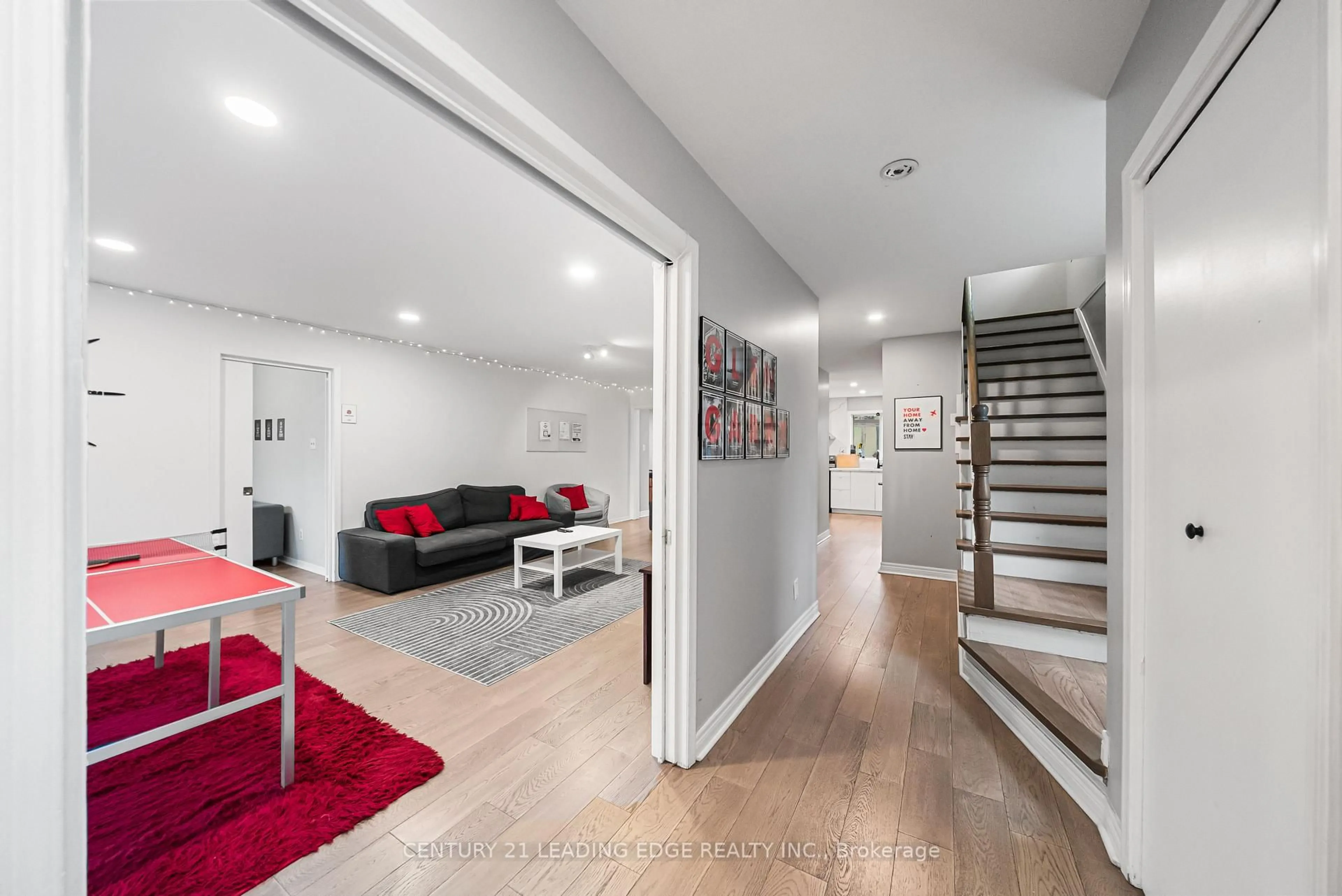 Unknown for 527 Glengarry Ave, Toronto Ontario M5M 1G2