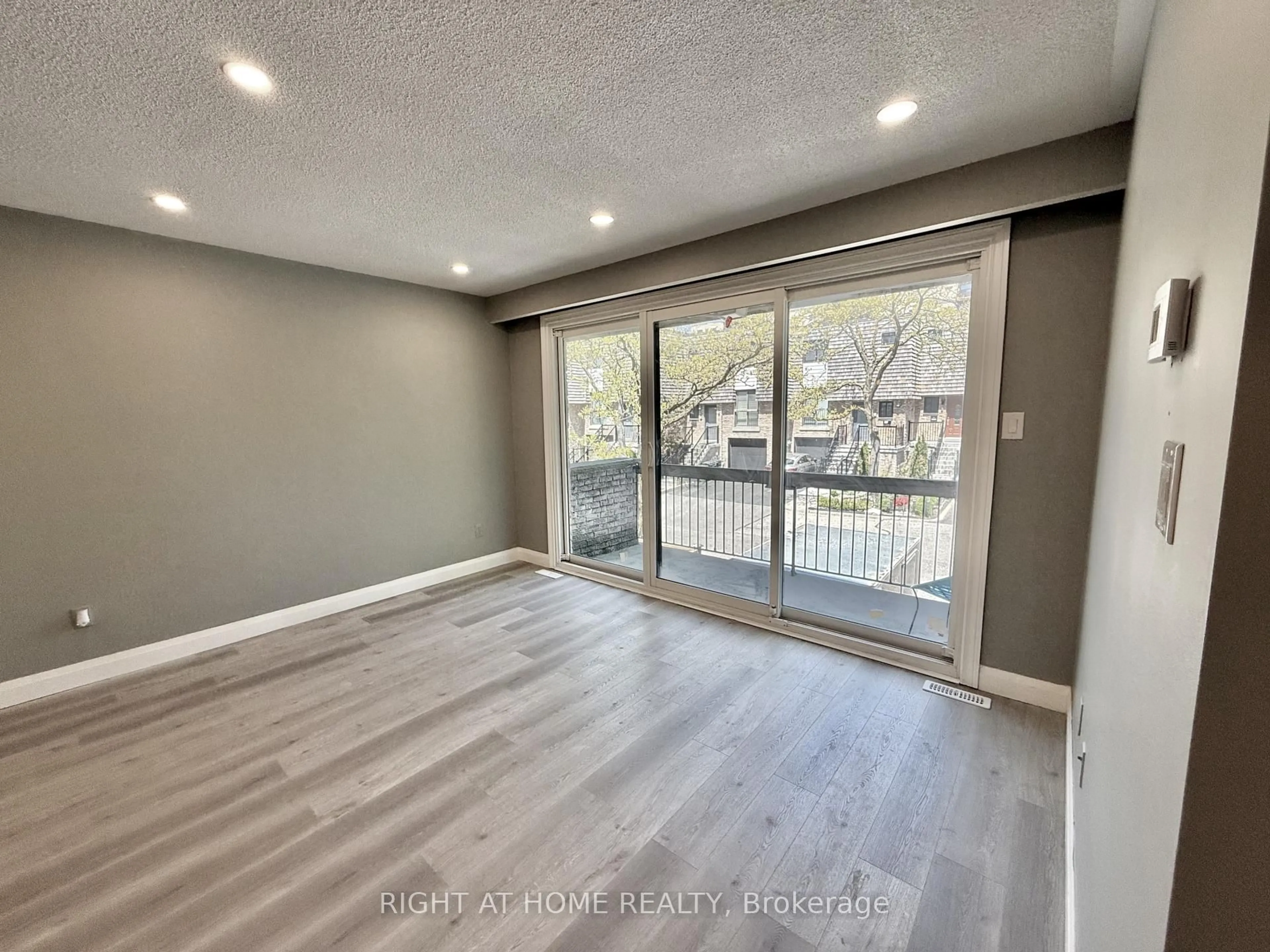 A pic of a room for 7 Vale Carse Way #24, Toronto Ontario M2R 3H4