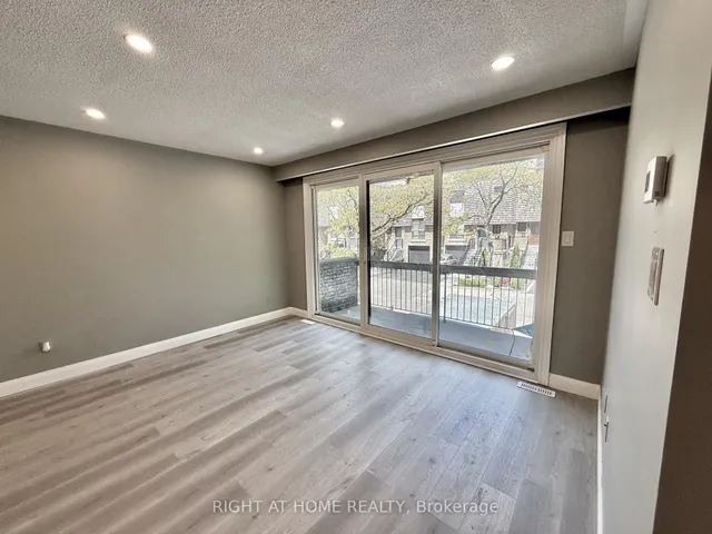 7 Vale Carse Way #24, Toronto 4