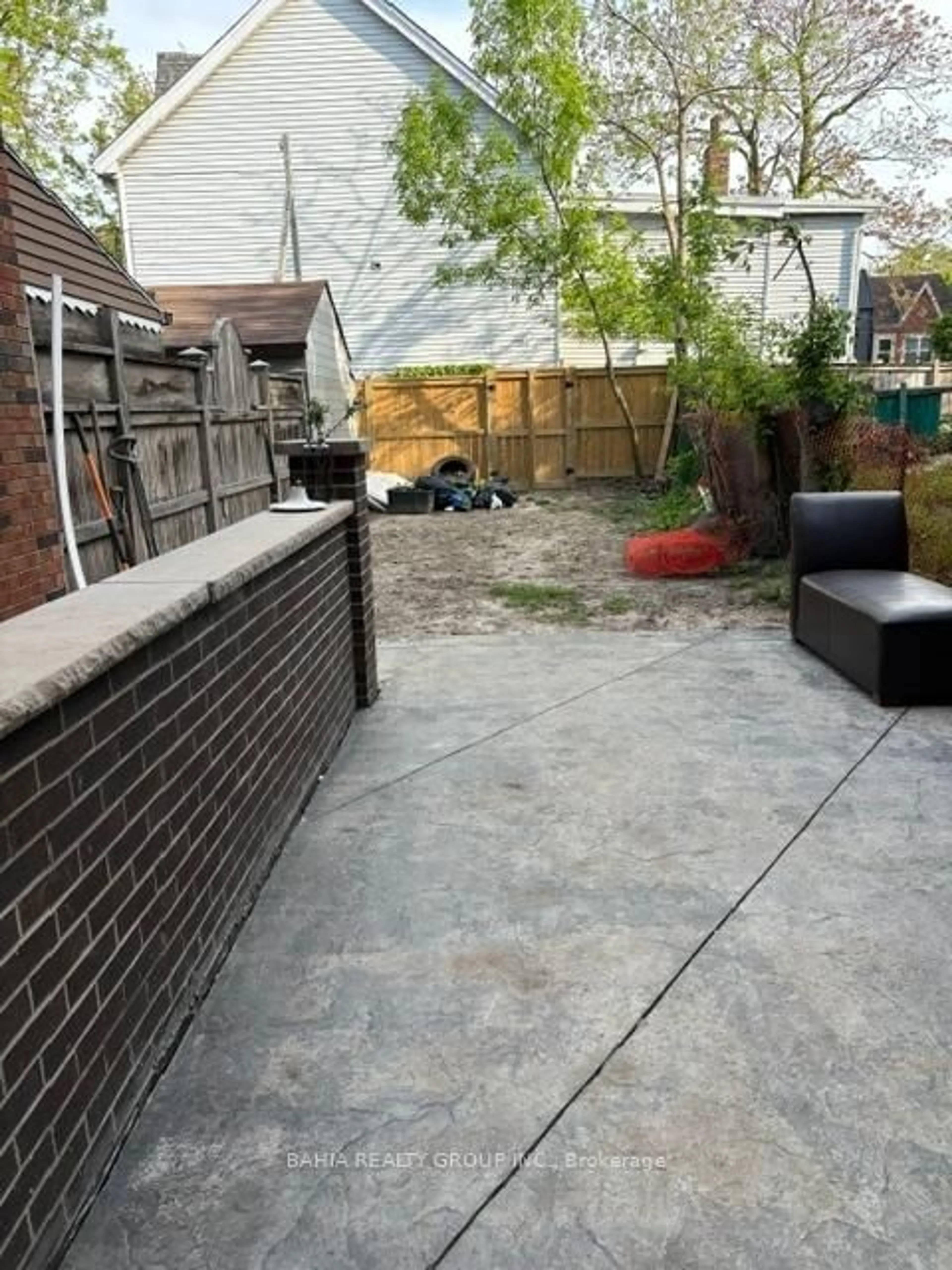 Patio, street for 687 Richmond St, Toronto Ontario M6J 1C4