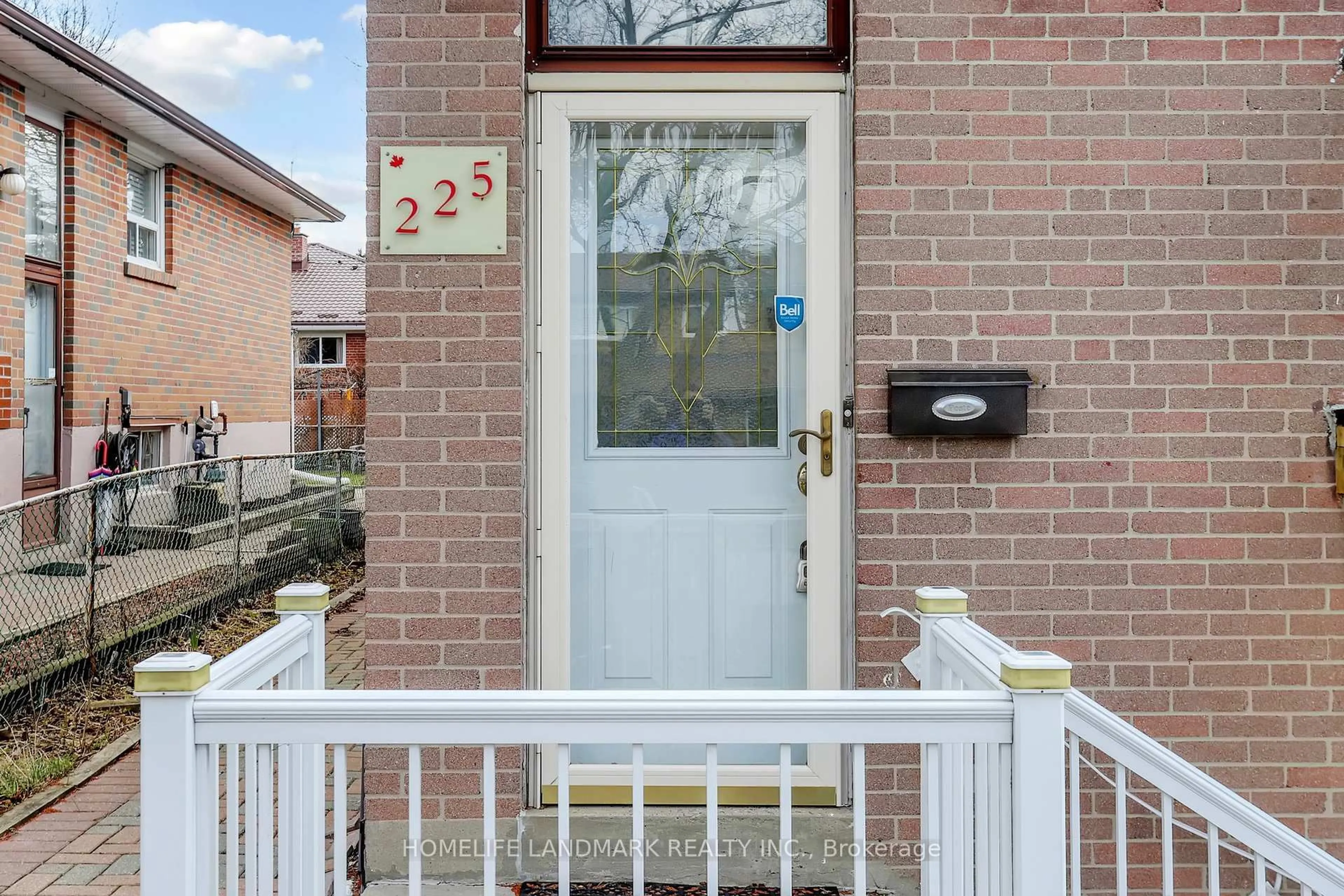 Unknown for 225 Pineway Blvd, Toronto Ontario M2H 1B5