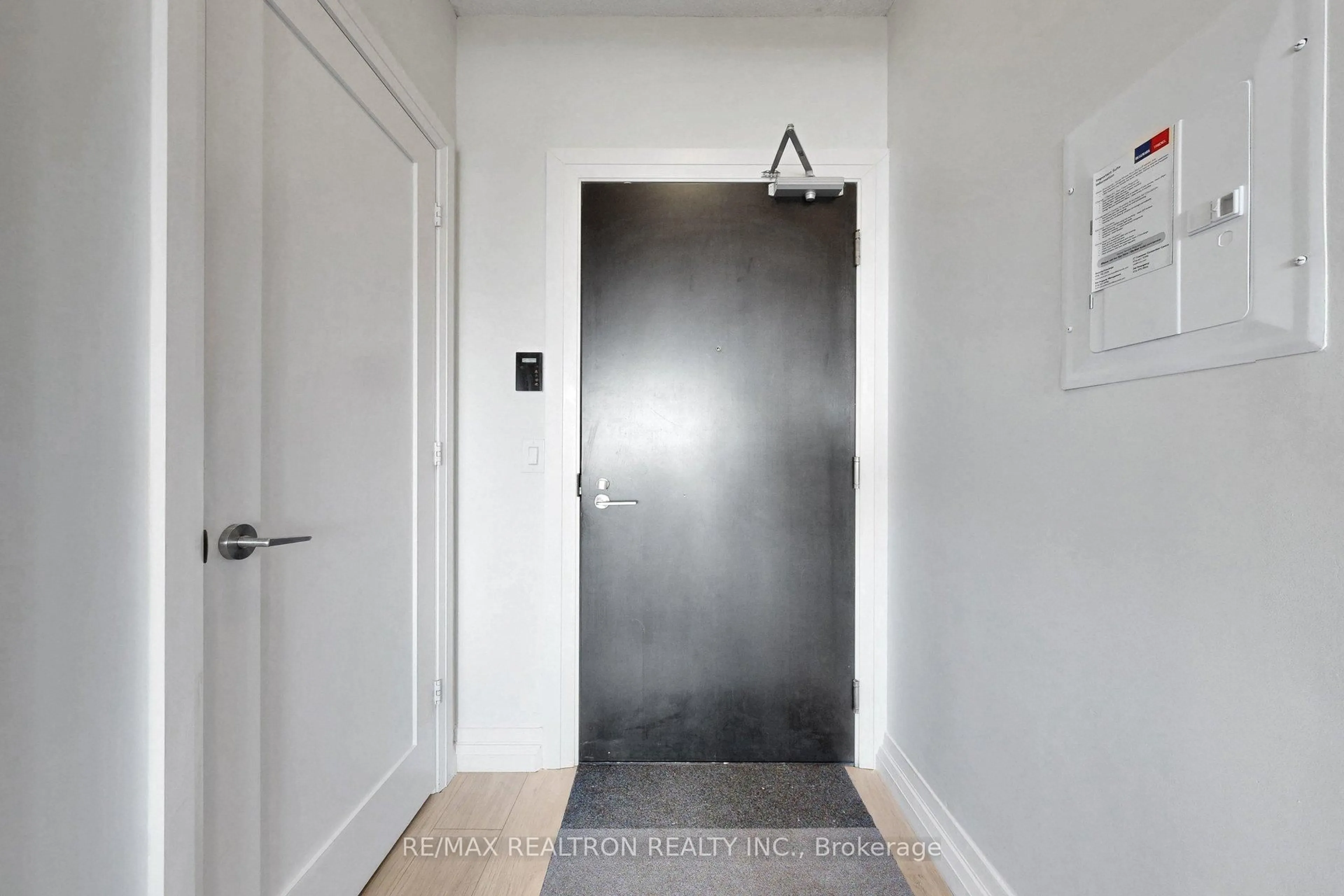 Unknown for 2 Anndale Dr #3103, Toronto Ontario M2N 0G2