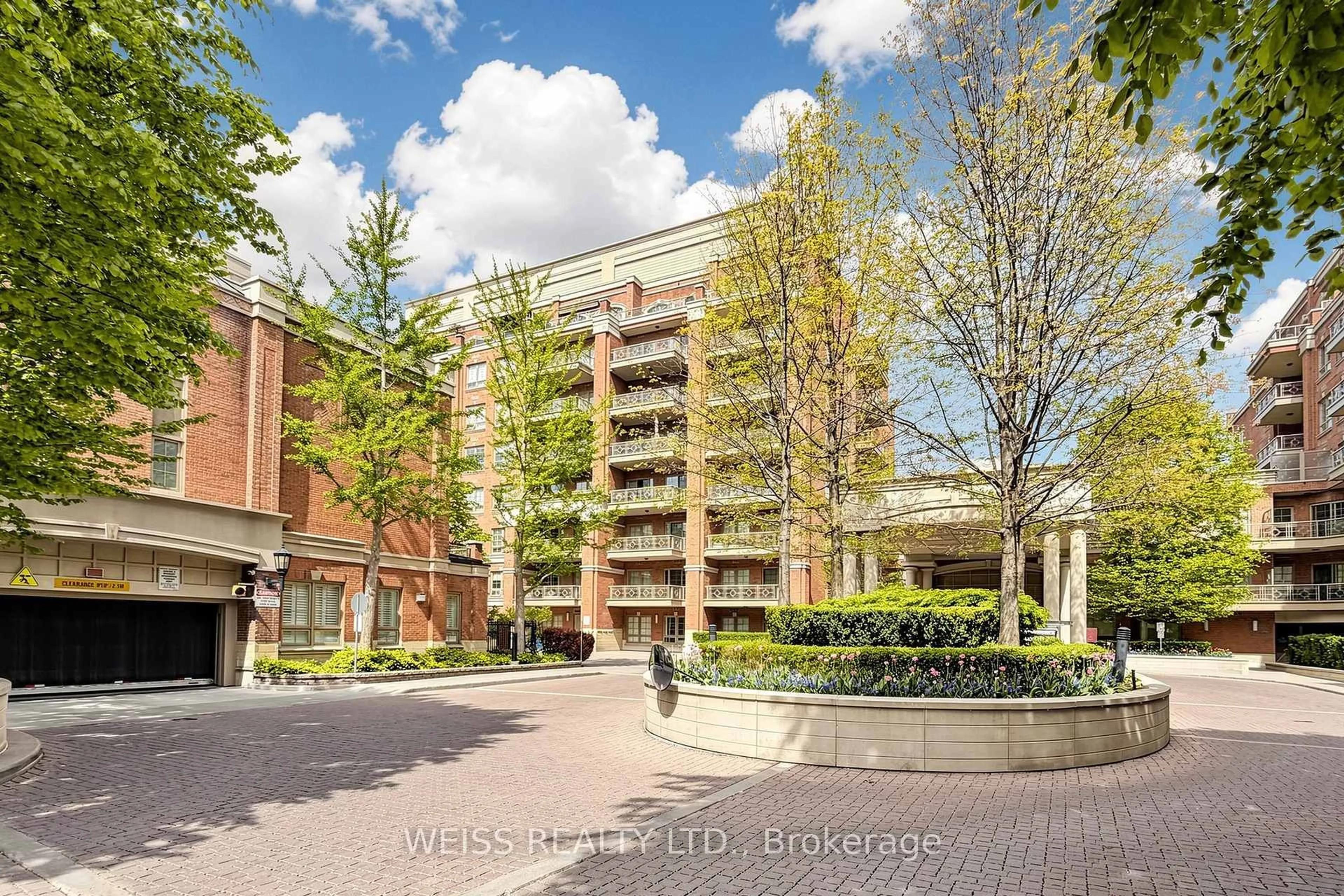 Unknown for 21 Burkebrook Pl #114, Toronto Ontario M4G 0A2