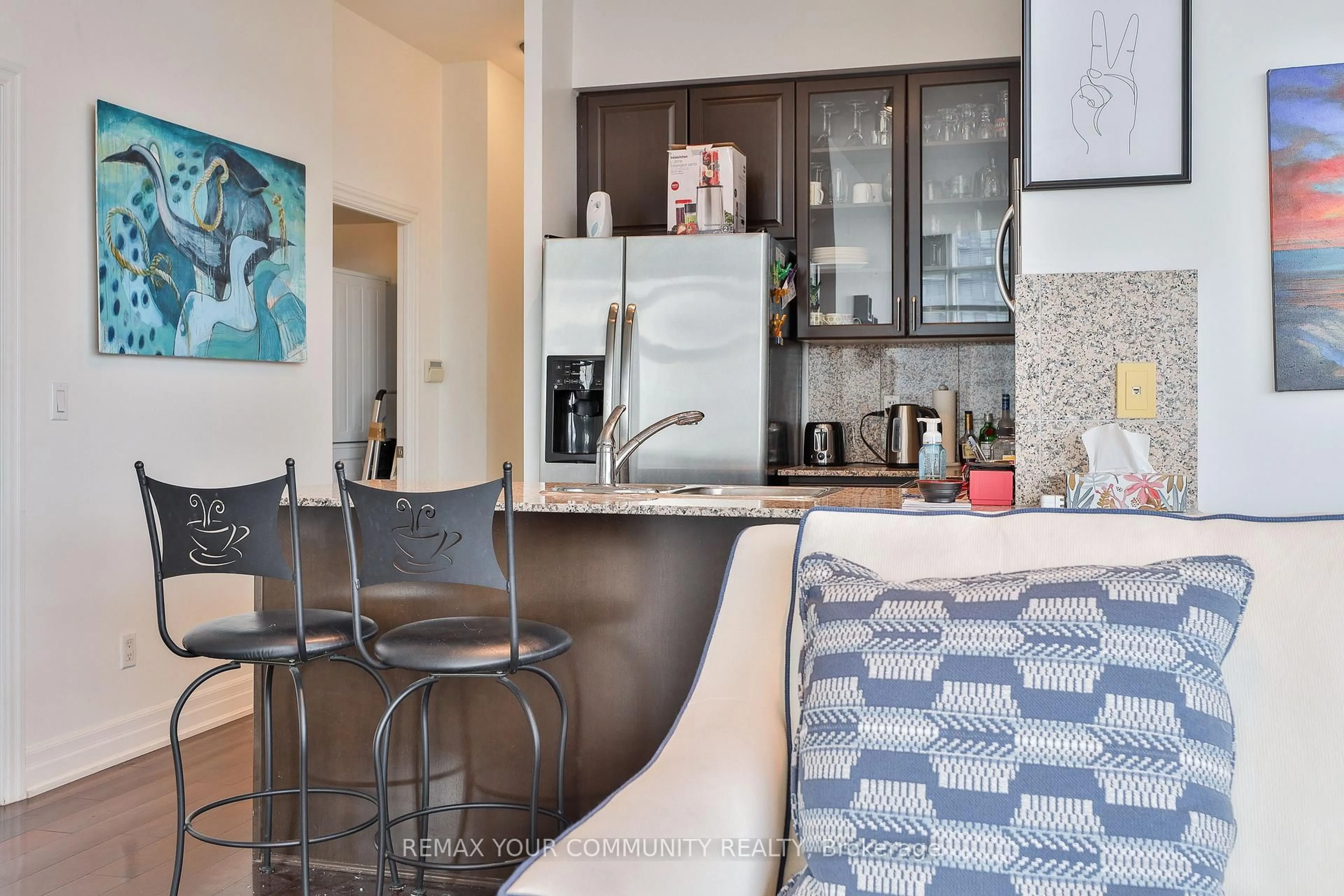 Unknown for 8 Scollard St #Ph 201, Toronto Ontario M5R 1E9