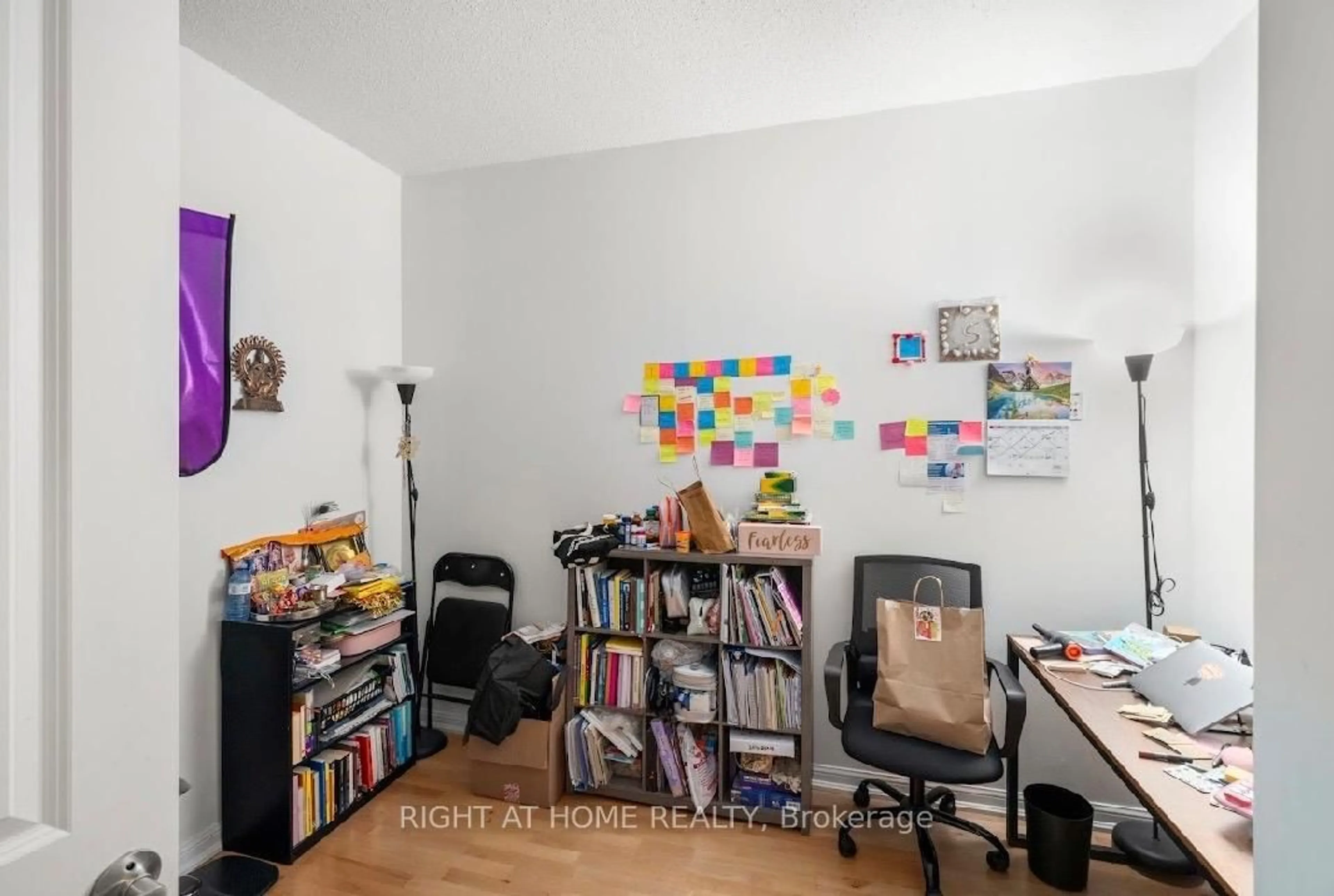 A pic of a room for 628 FLEET St #405, Toronto Ontario L5H 4C6
