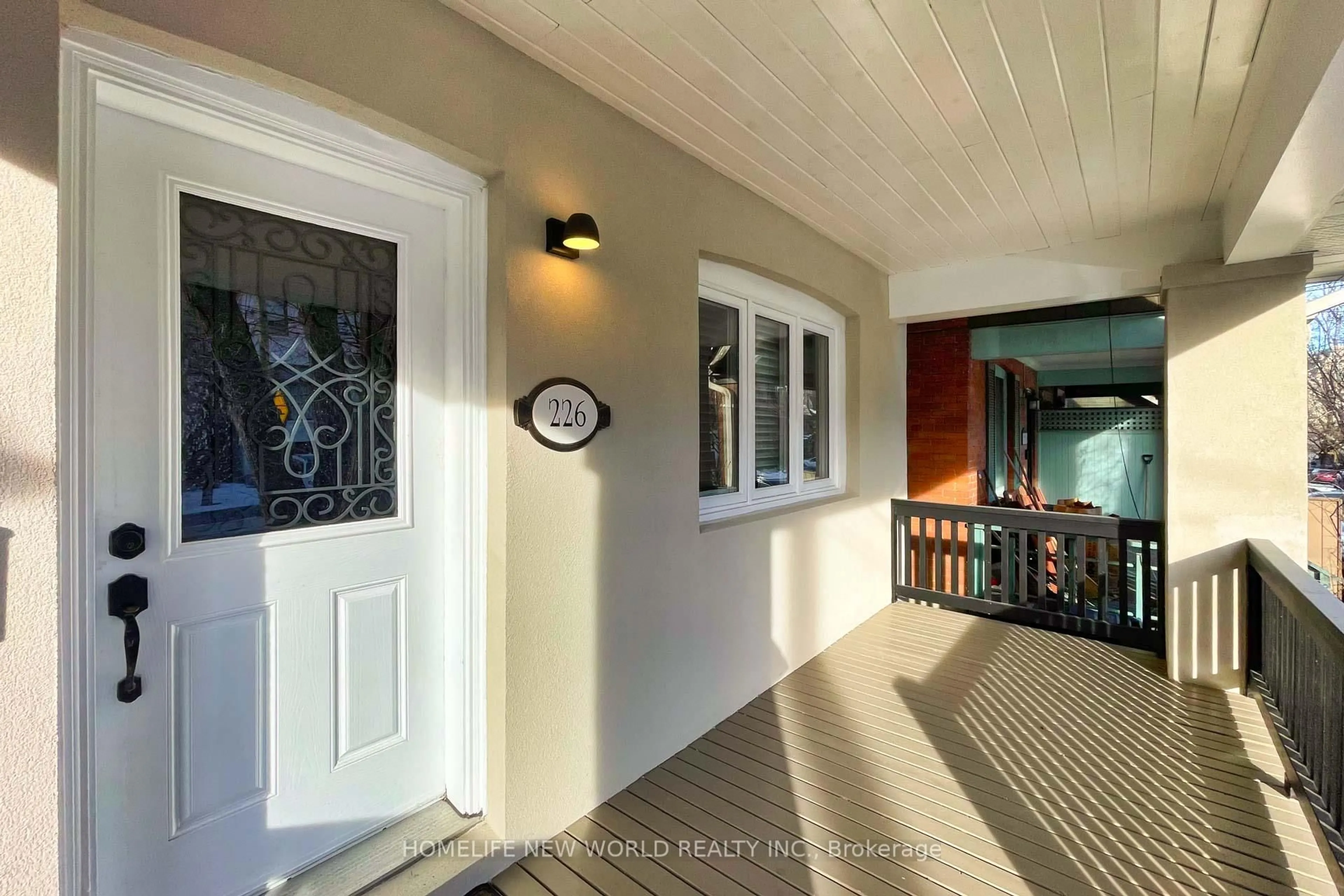 Indoor entryway for 226 Hillsdale Ave, Toronto Ontario M4S 1T6