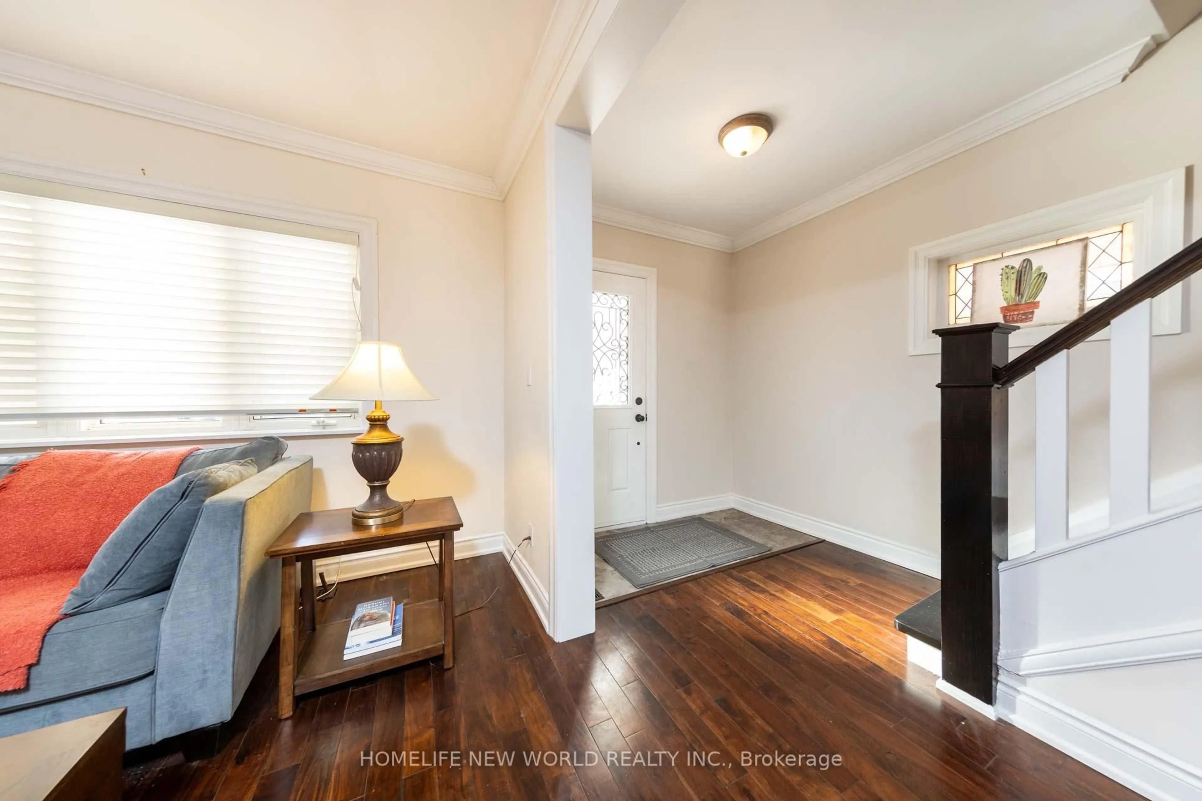 Indoor entryway for 226 Hillsdale Ave, Toronto Ontario M4S 1T6