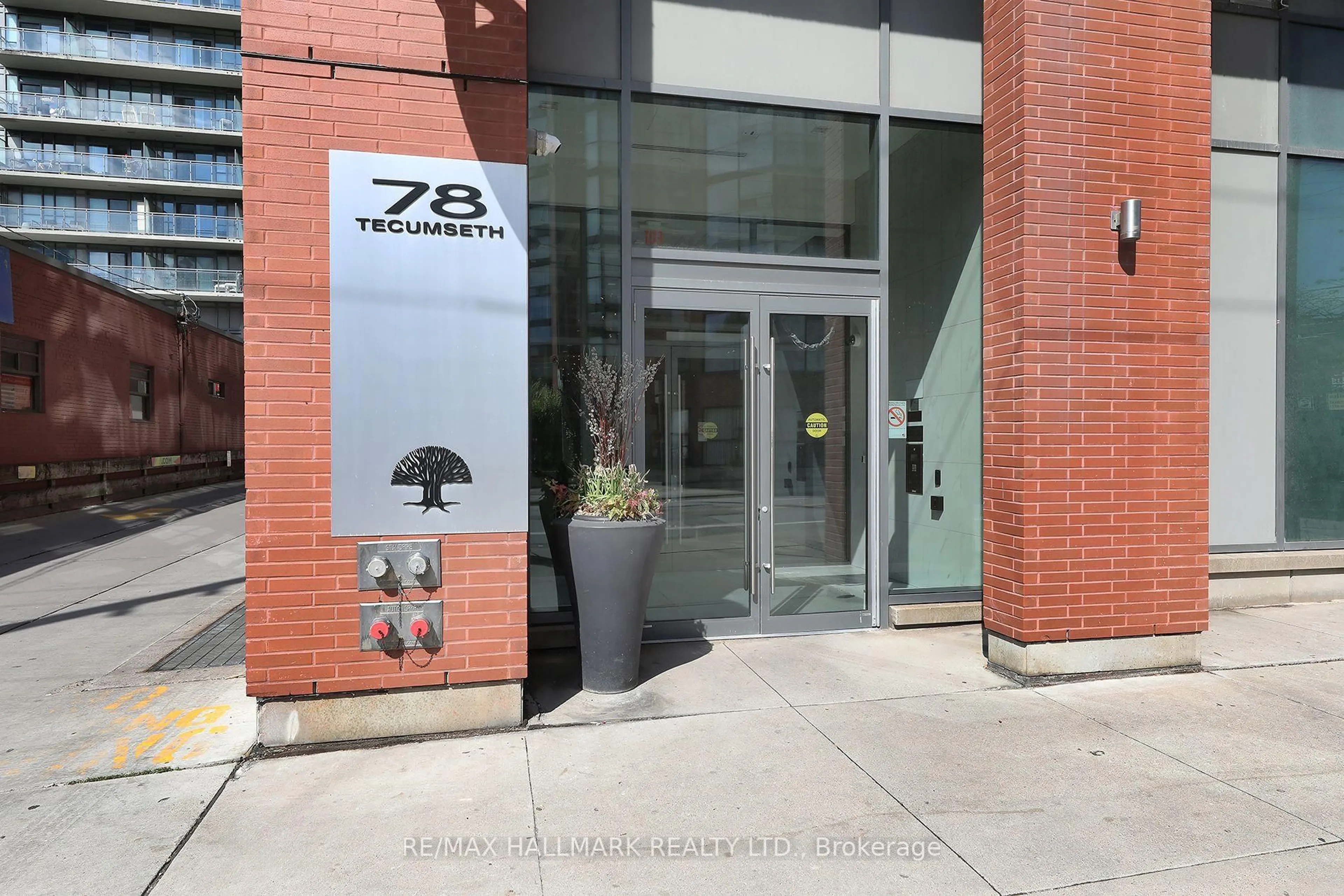 Indoor foyer for 78 Tecumseth St #307E, Toronto Ontario M5V 0A9