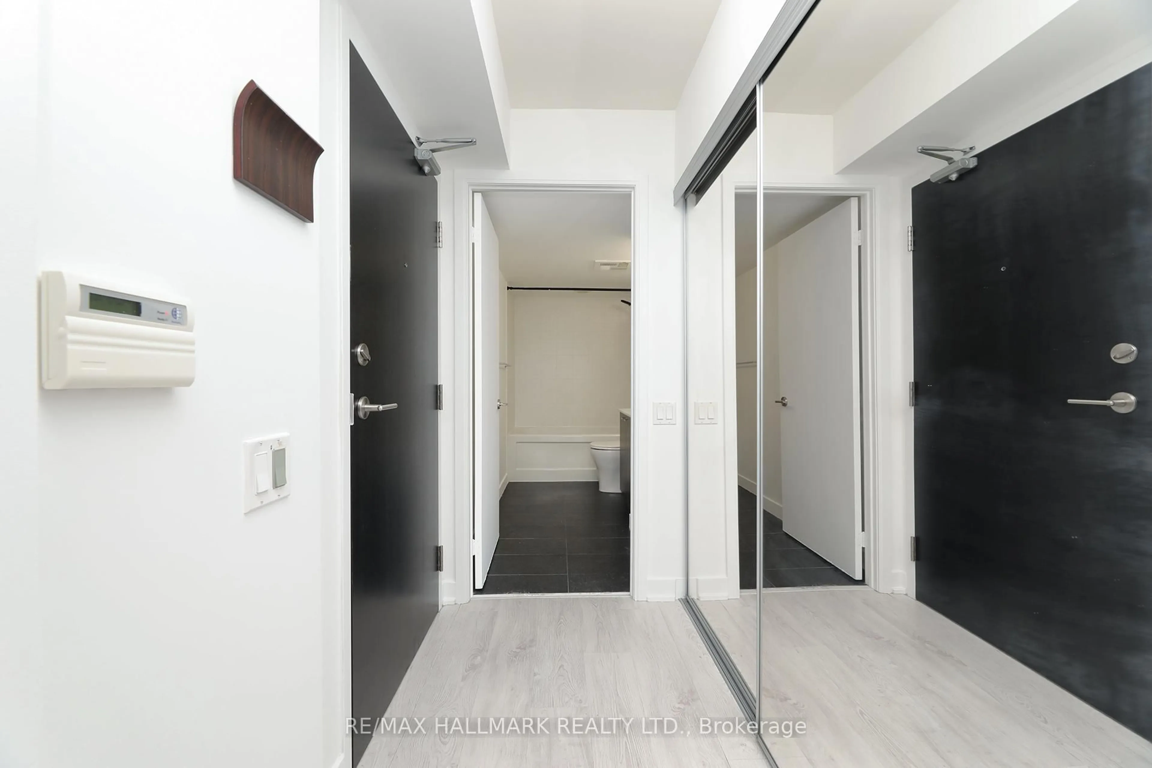 Indoor foyer for 78 Tecumseth St #307E, Toronto Ontario M5V 0A9