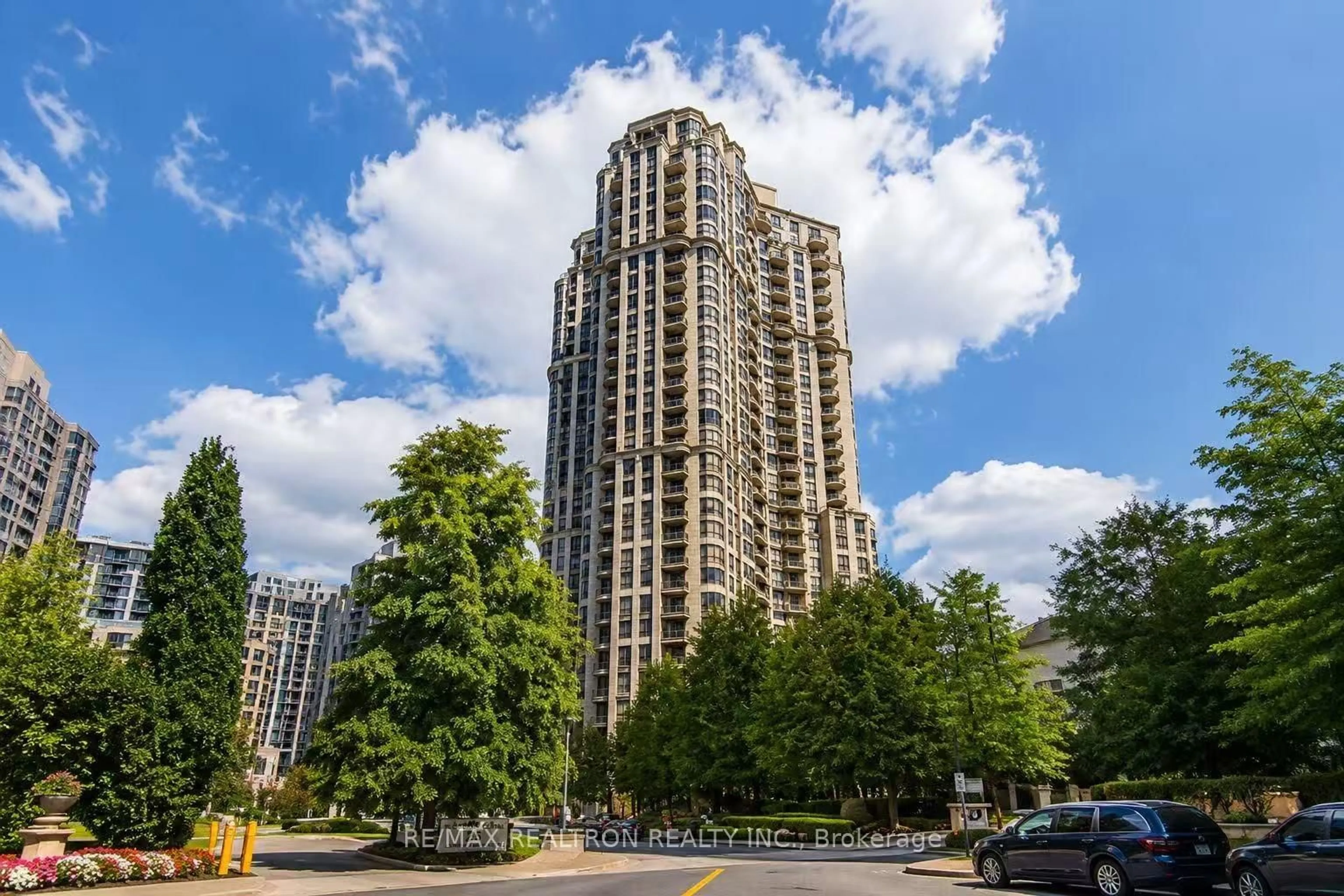 A pic from outside/outdoor area/front of a property/back of a property/a pic from drone, city buildings view from balcony for 80 Harrison Garden Blvd #1019, Toronto Ontario M2N 7E3