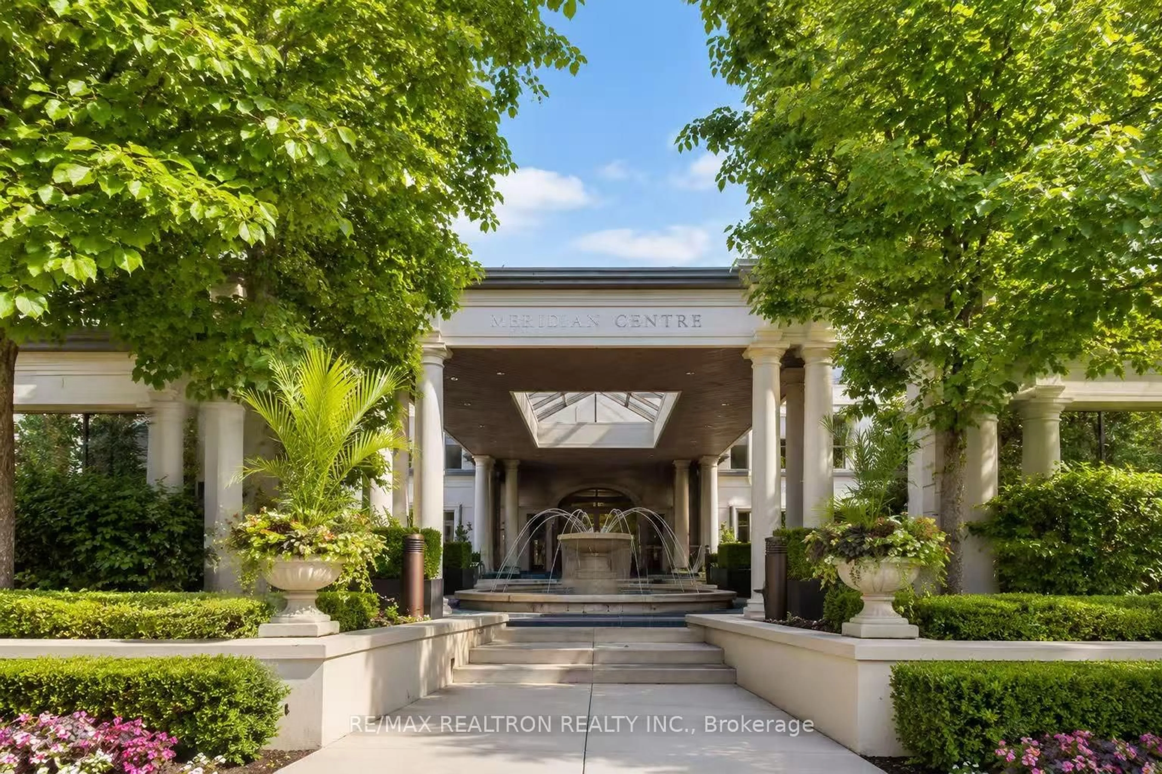 Indoor foyer for 80 Harrison Garden Blvd #1019, Toronto Ontario M2N 7E3