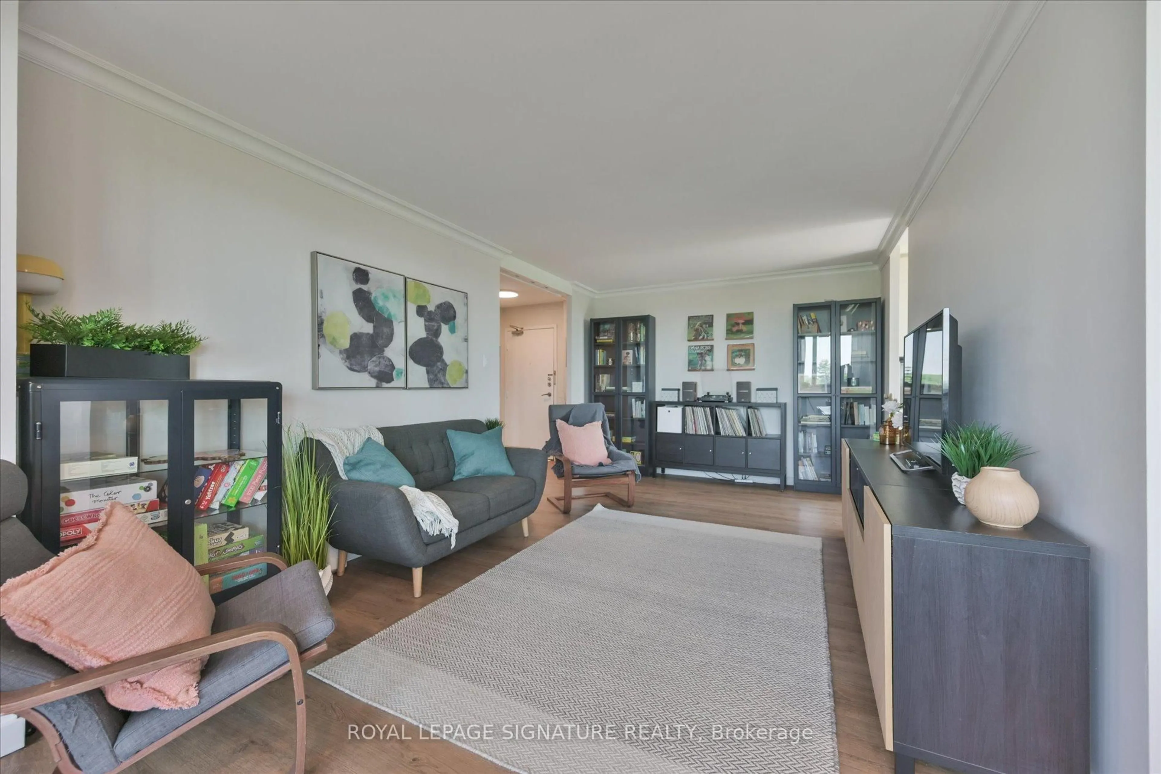 Living room with furniture, unknown for 80 Antibes Dr #607, Toronto Ontario M2R 3N5