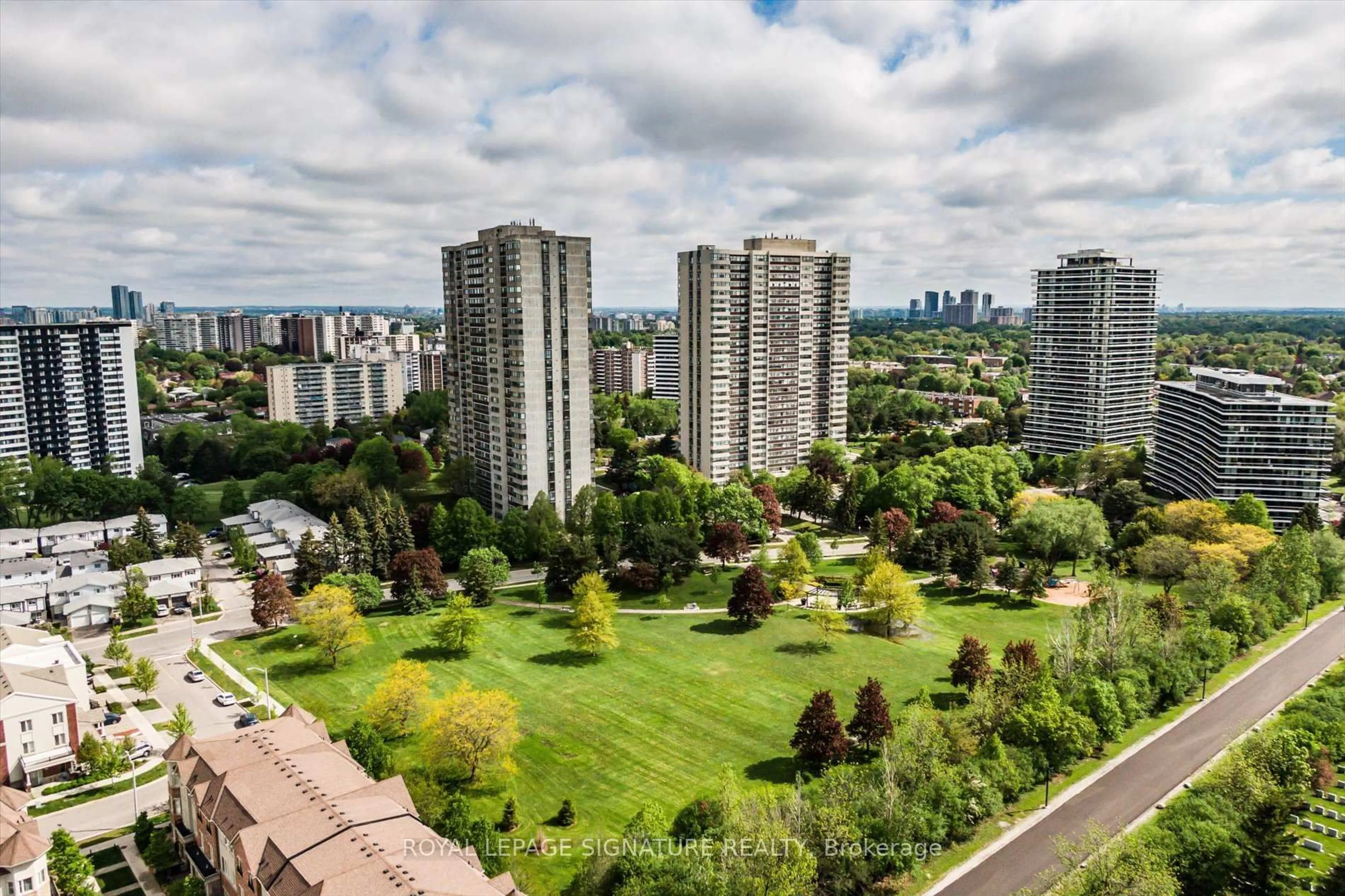 A pic from outside/outdoor area/front of a property/back of a property/a pic from drone, city buildings view from balcony for 80 Antibes Dr #607, Toronto Ontario M2R 3N5
