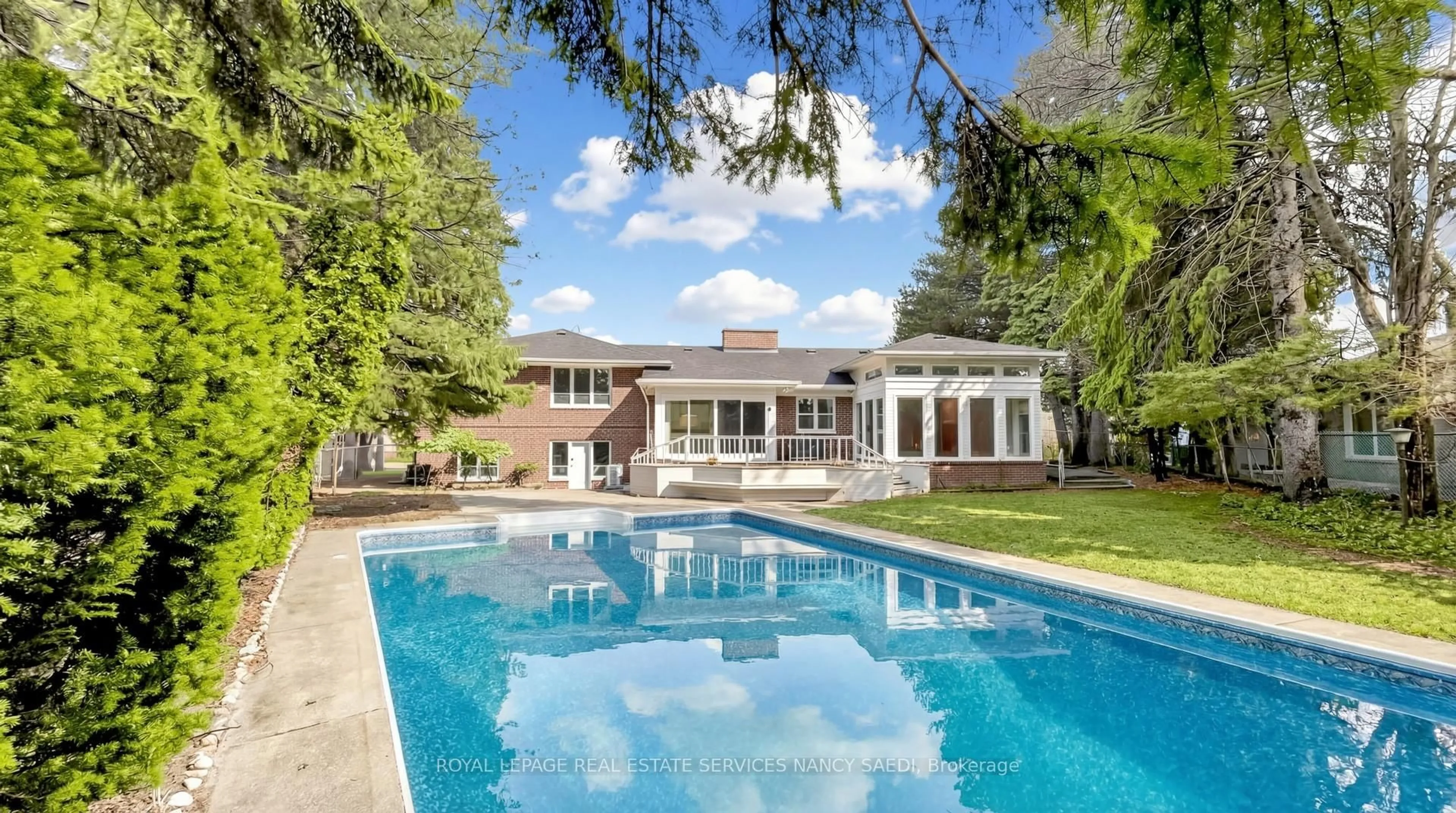 Pool for 2 Colvestone Rd, Toronto Ontario M2L 1X3