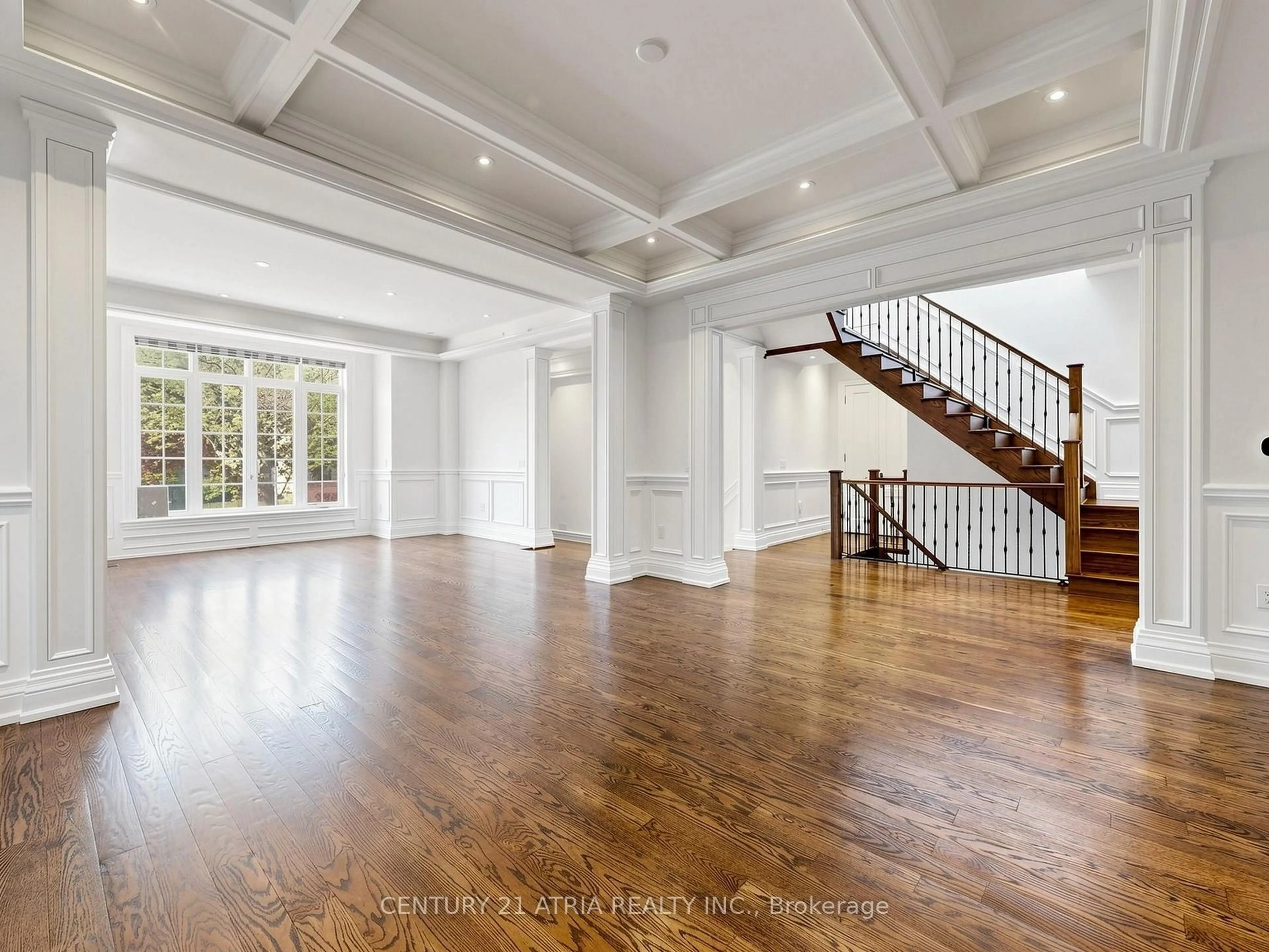 Indoor foyer for 111 Byng Ave, Toronto Ontario M2N 4K5