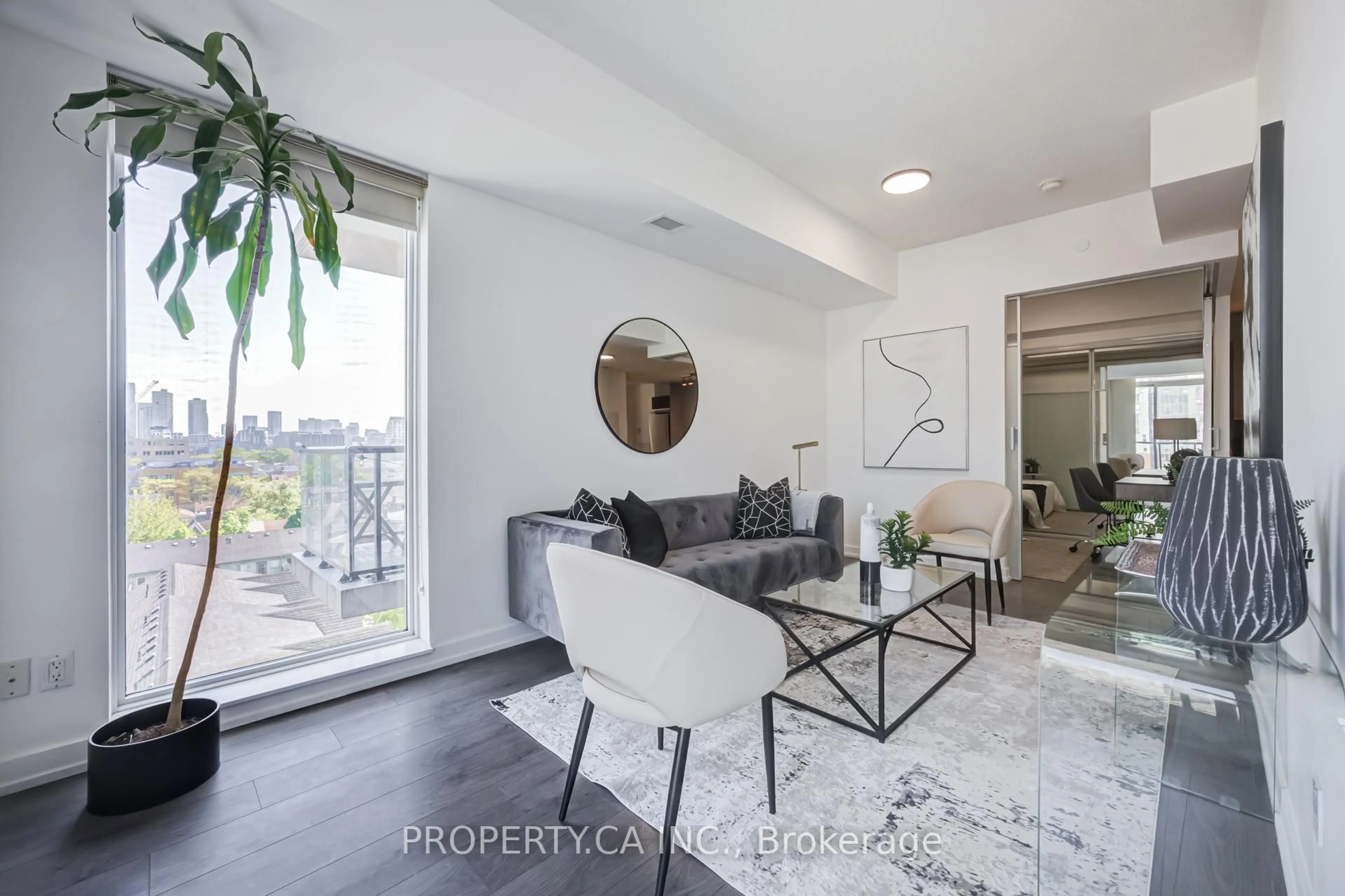 Unknown for 297 College St #707, Toronto Ontario M5T 0C2