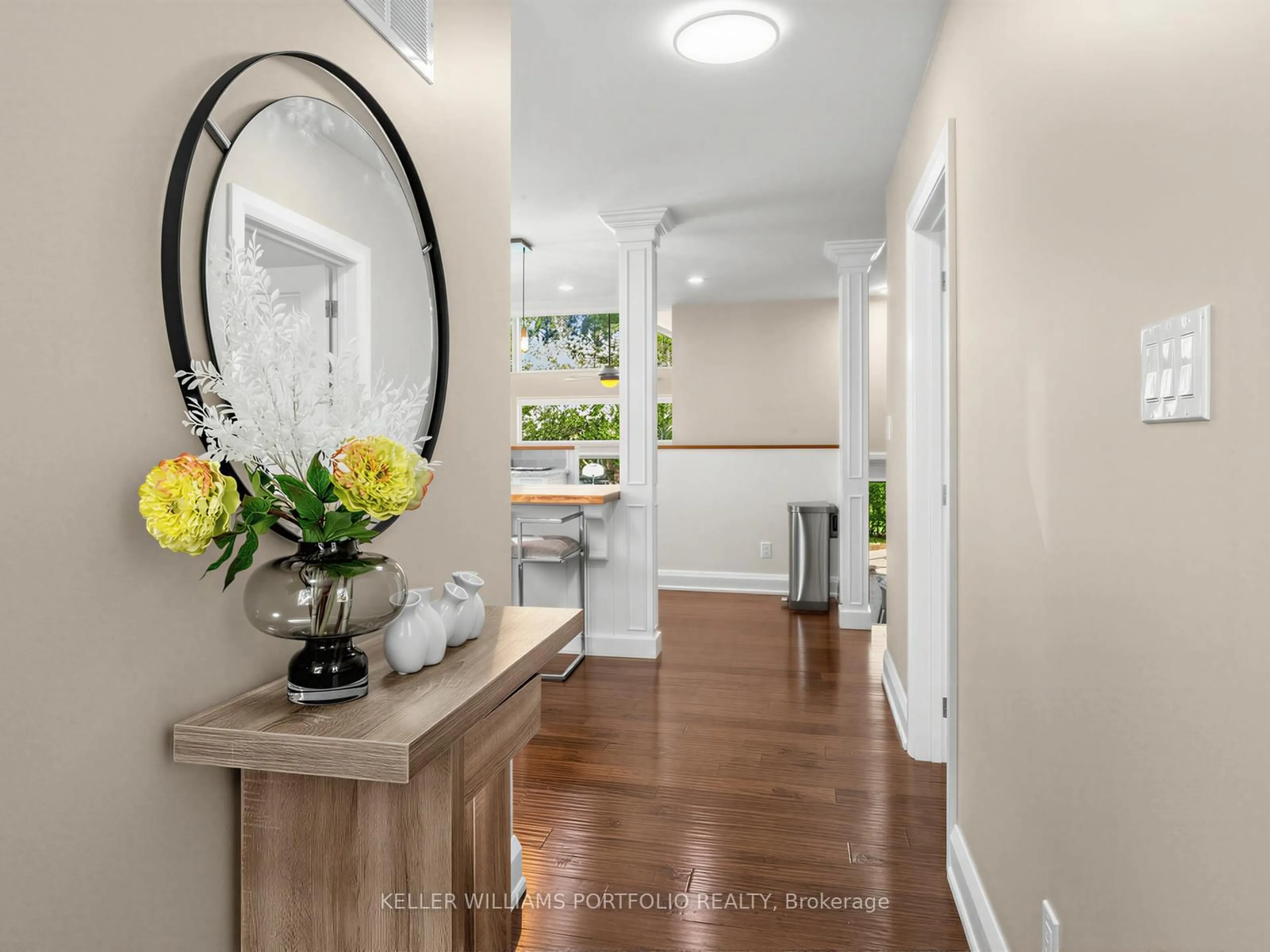Indoor entryway for 81 Lynnhaven Rd, Toronto Ontario M6A 2L1