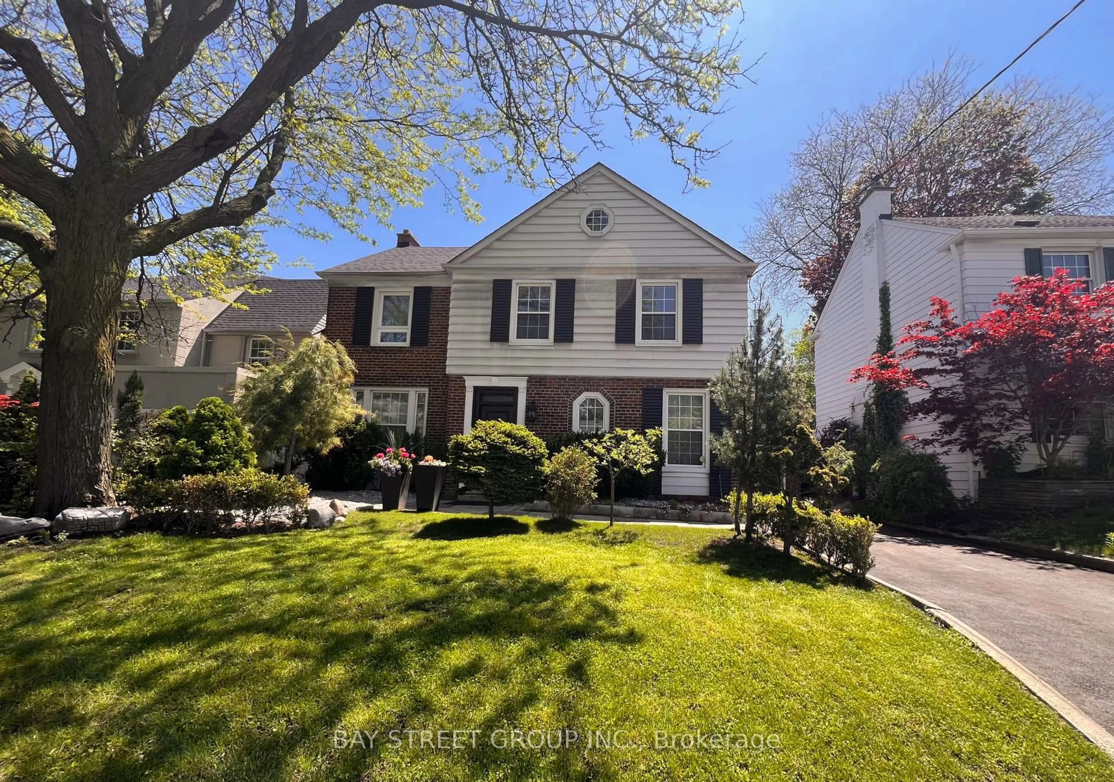 Home with vinyl exterior material, street for 277 Lawrence Ave, Toronto Ontario M4N 1T6