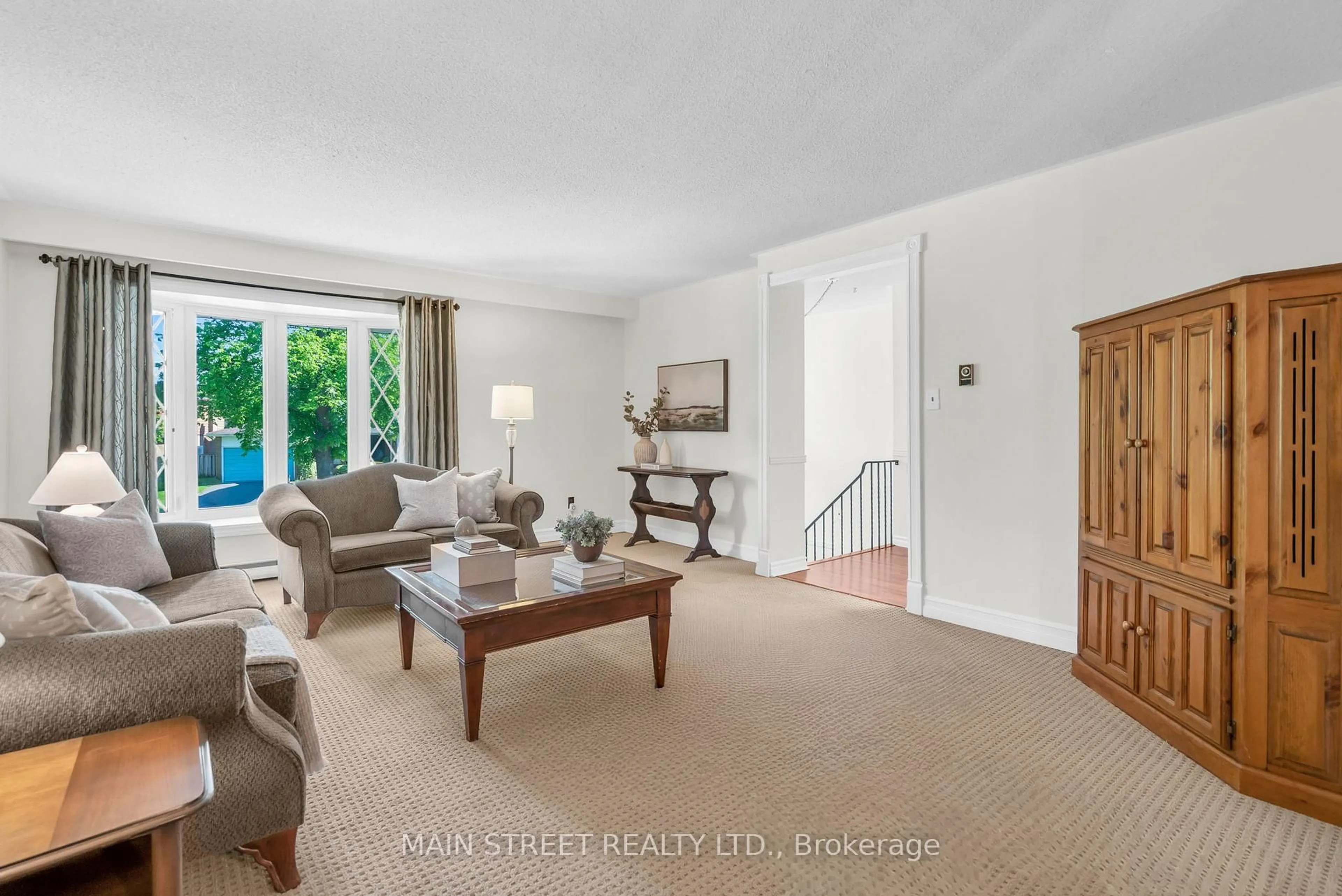 Living room with furniture, unknown for 150 Angus Dr, Toronto Ontario M2J 2X1