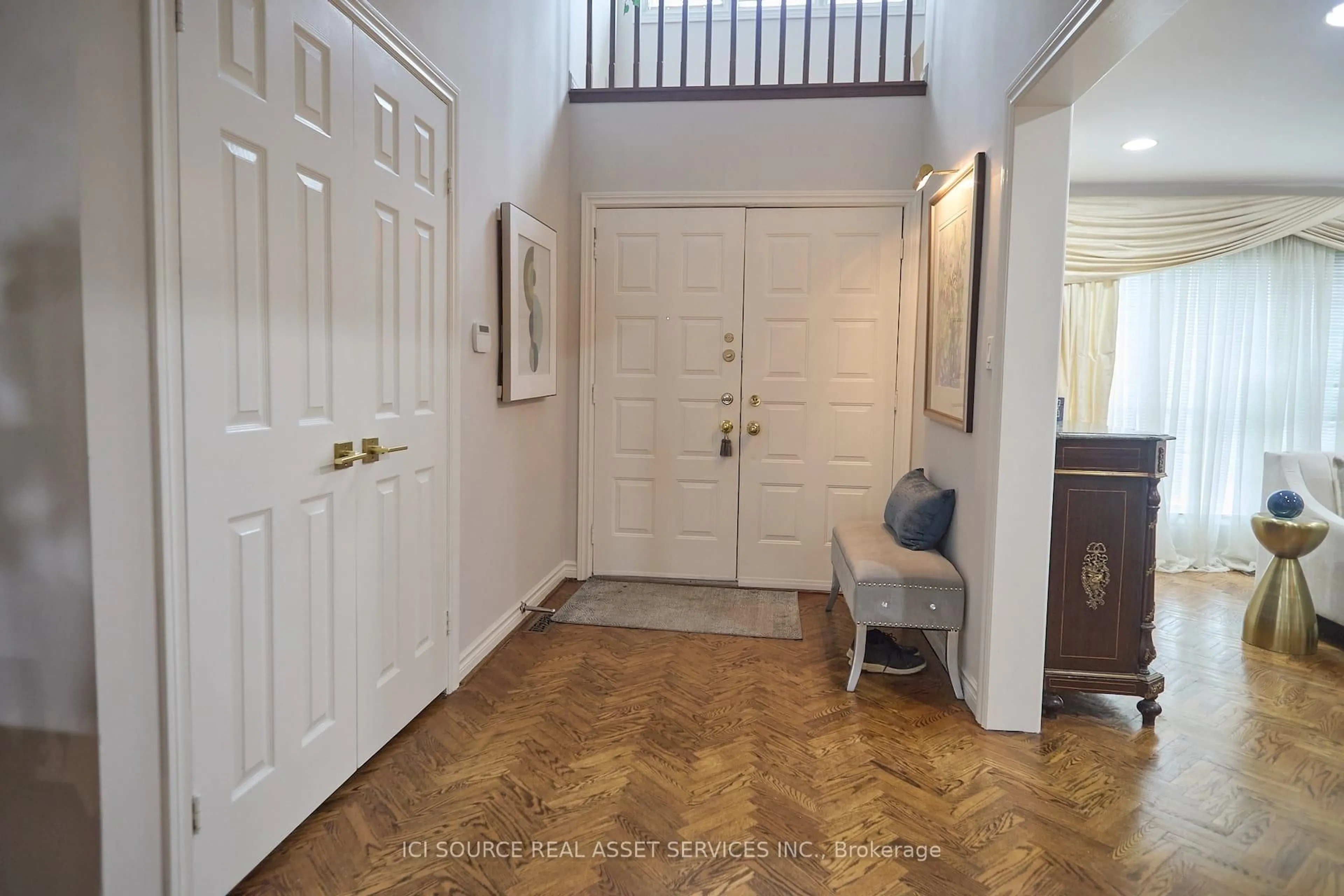 Indoor entryway for 104 Almore Ave, Toronto Ontario M3H 2H5
