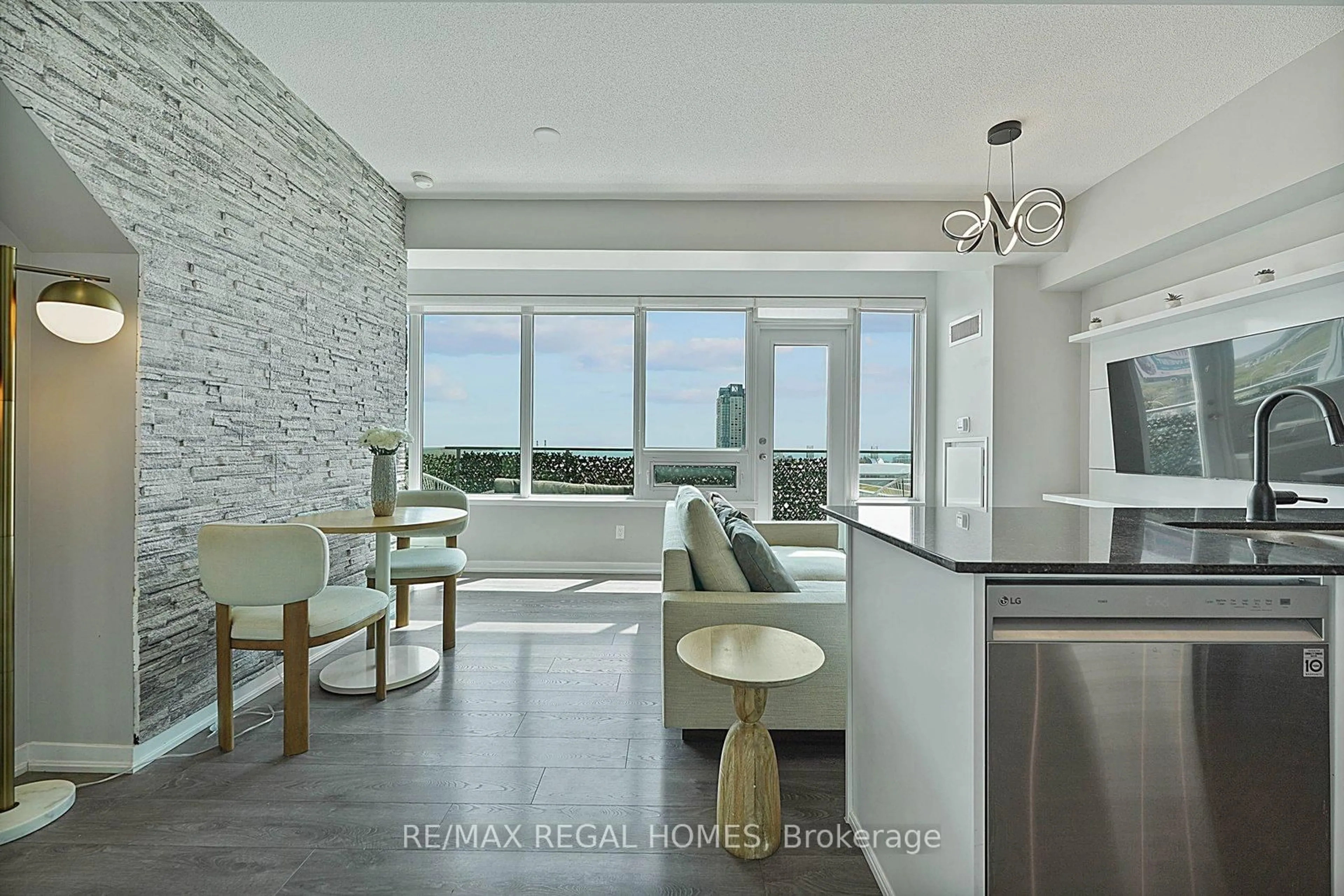 Open concept kitchen, unknown for 55 East Liberty St #909, Toronto Ontario M6K 3R2