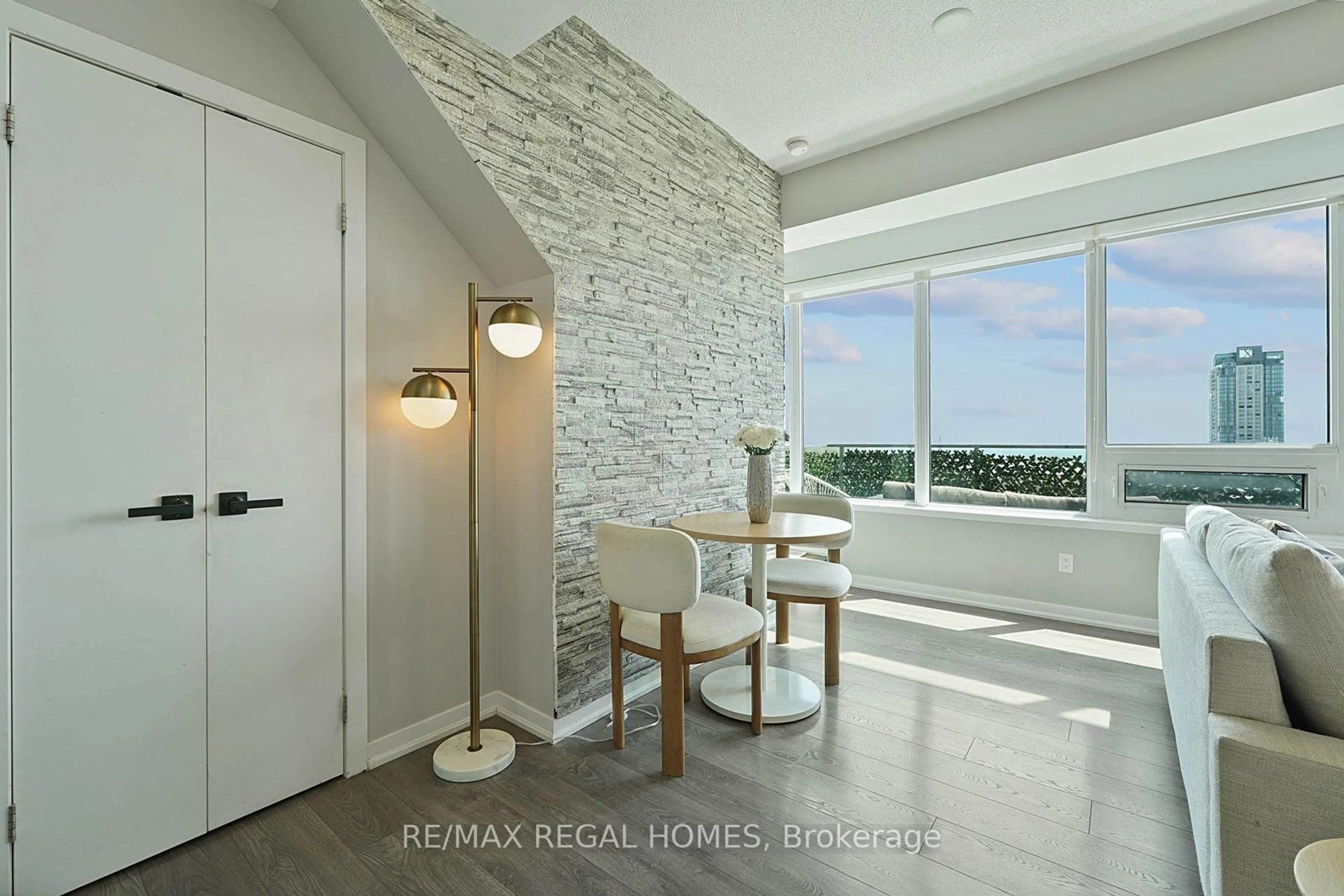 Indoor entryway for 55 East Liberty St #909, Toronto Ontario M6K 3R2