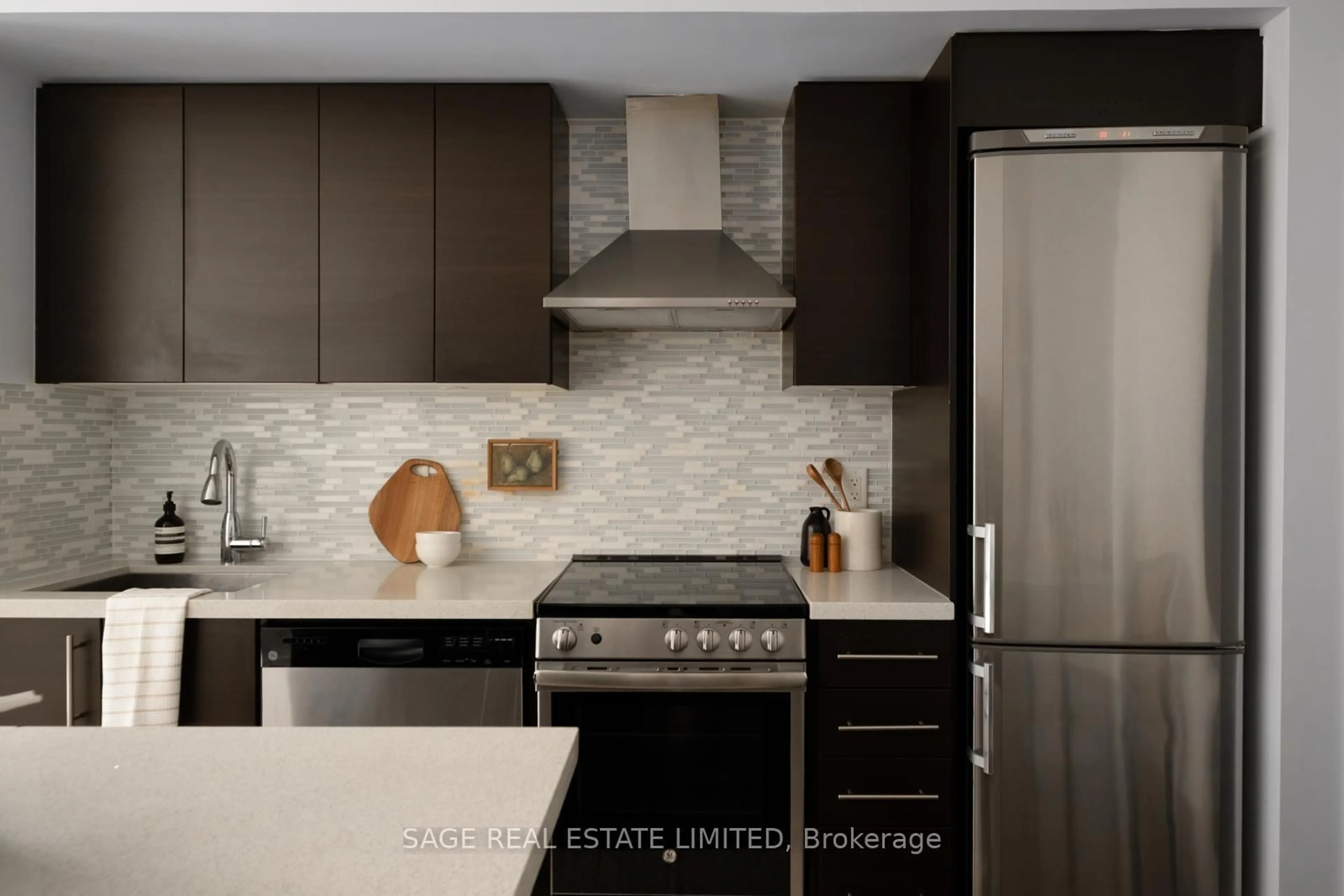 Contemporary kitchen, unknown for 58 Orchard View Blvd #313, Toronto Ontario M4R 0A2