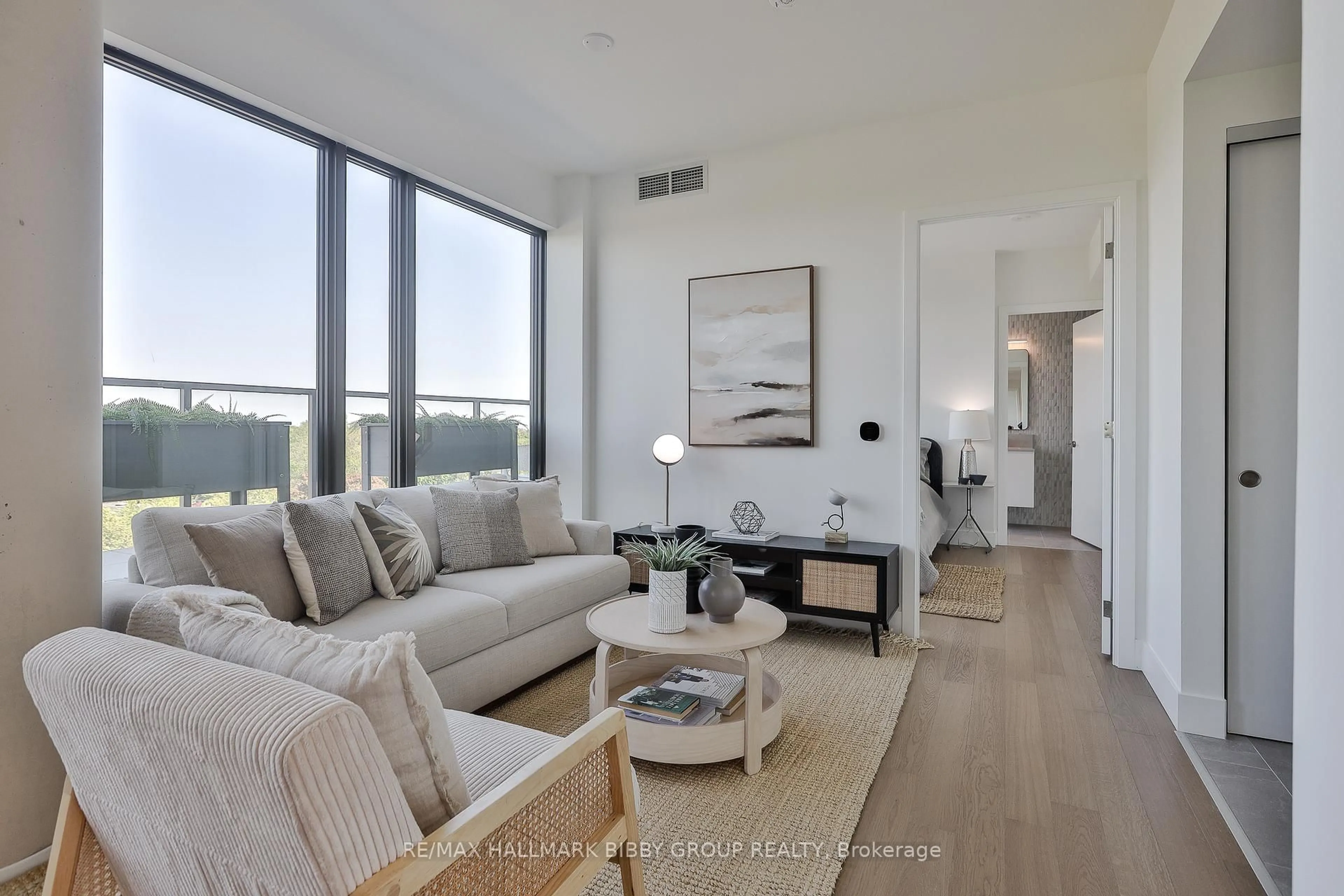 Living room with furniture, unknown for 1414 Bayview Ave #702, Toronto Ontario M4G 3A7