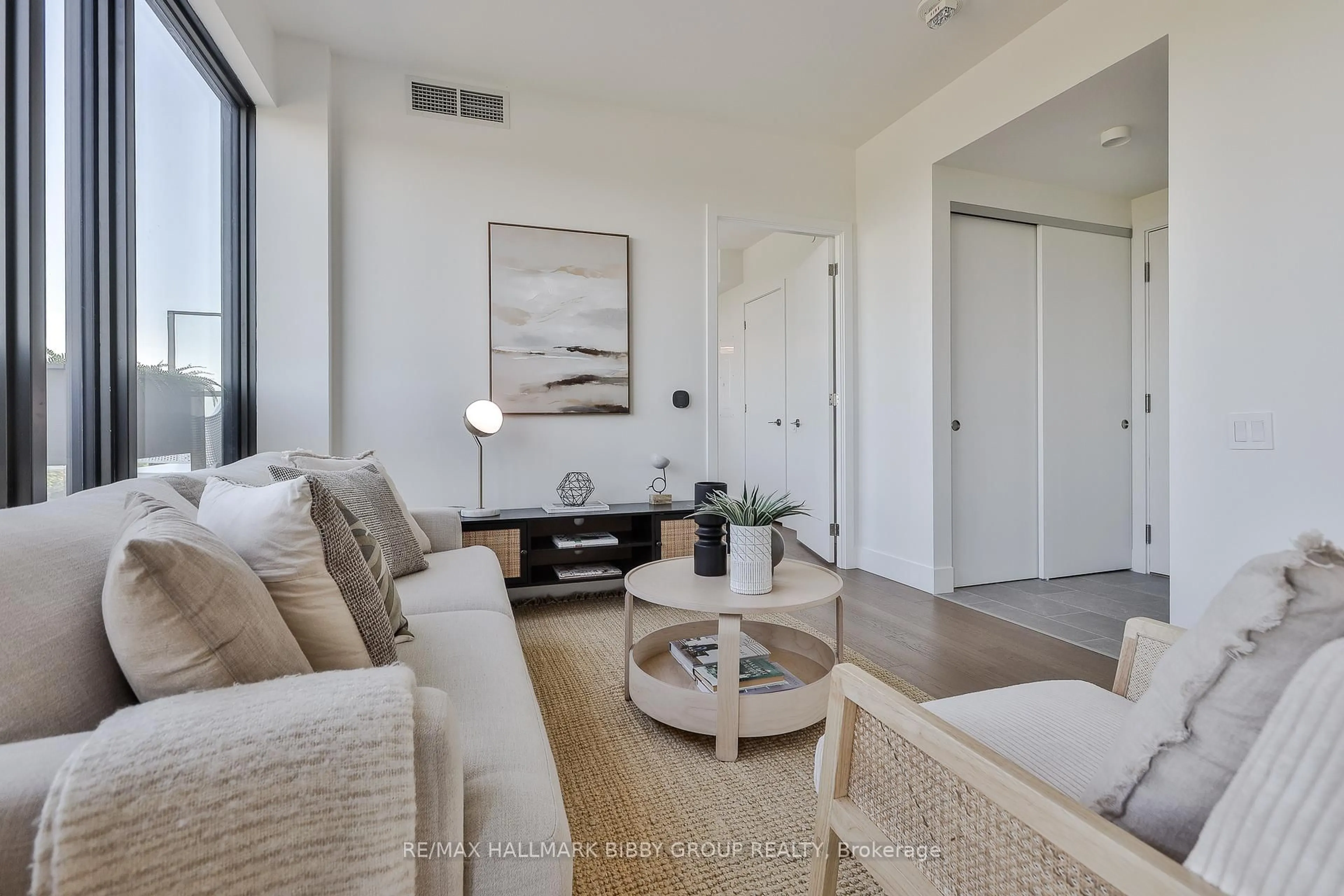 Living room with furniture, unknown for 1414 Bayview Ave #702, Toronto Ontario M4G 3A7