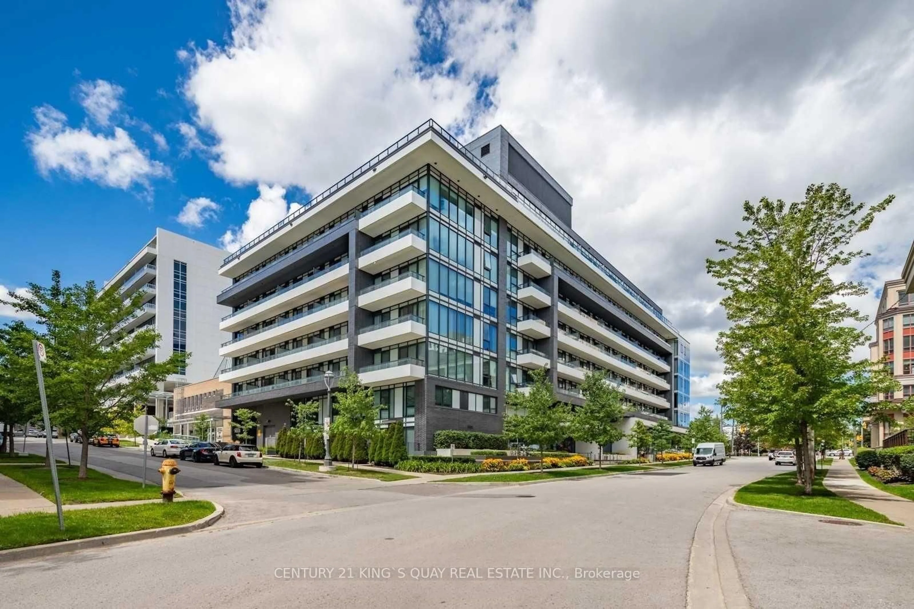 Indoor foyer for 18 Rean Dr #503, Toronto Ontario M2K 0C7