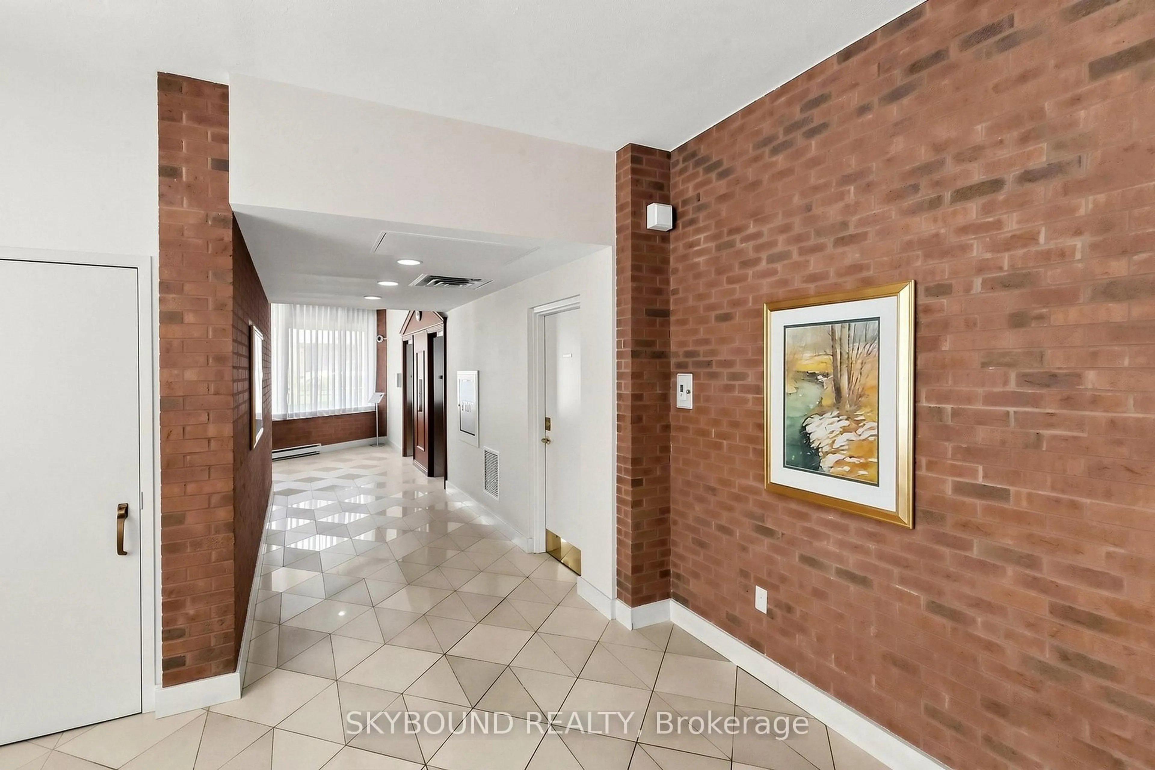 Indoor foyer for 135 George St #401, Toronto Ontario M5A 4E8