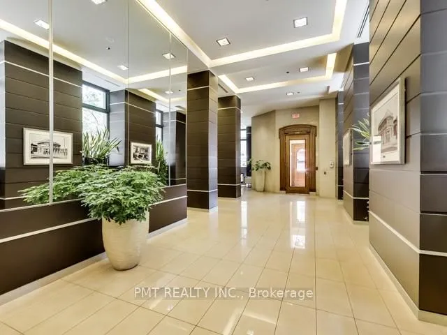 230 King St #803, Toronto 5
